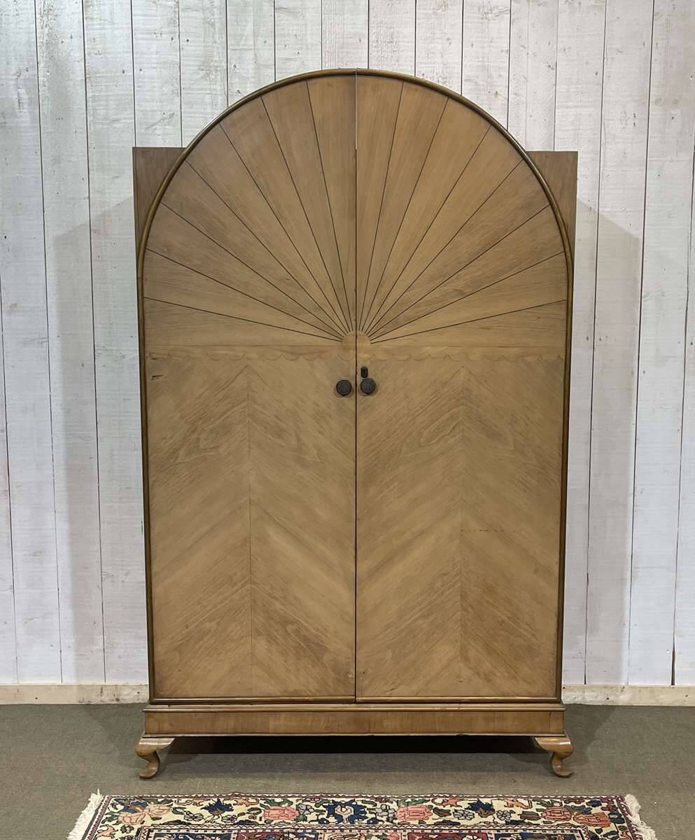 Penderie anglaise art déco en noyer des années 1930