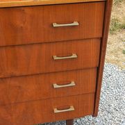 Vintage walnut varnished chest of drawers with 4 drawers from the 1960s.