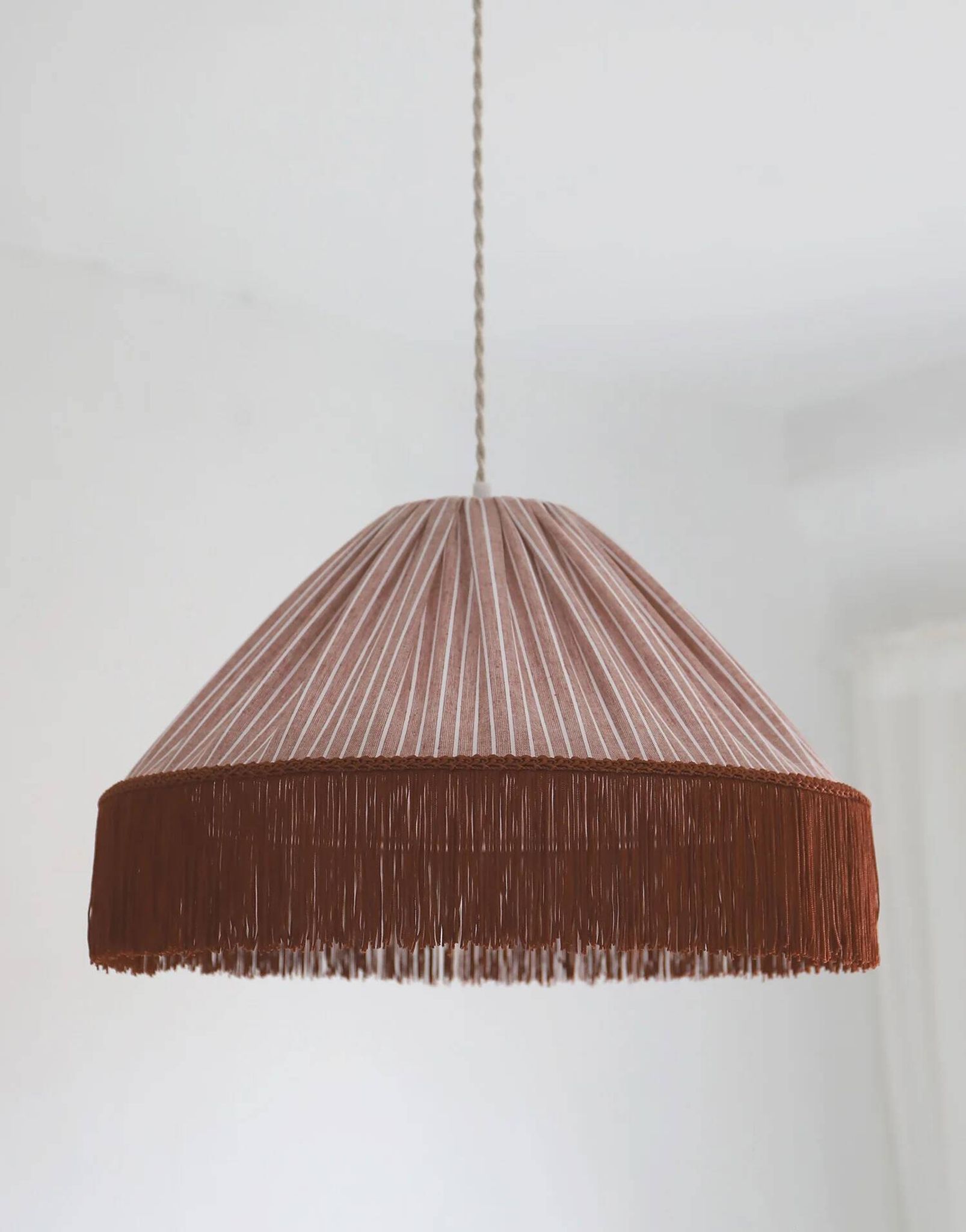 Suspension bella — rayures terra, franges bohème