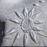 Drape 2 places JP sunflowers and pastilles.