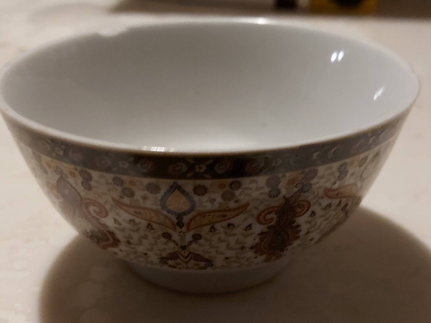 Set of oriental bowls and spoons