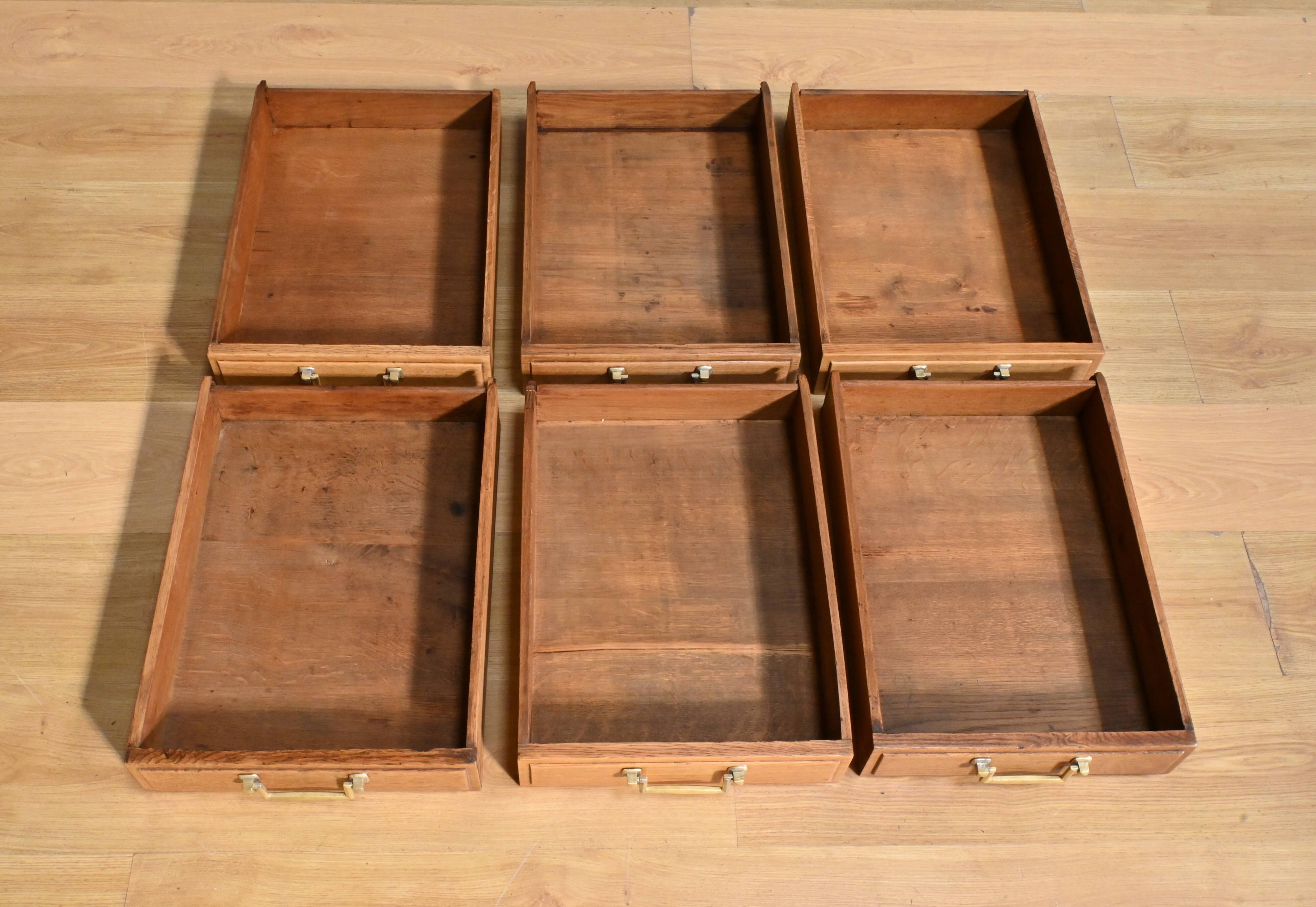 Important Oak Commercial Furniture – 1920