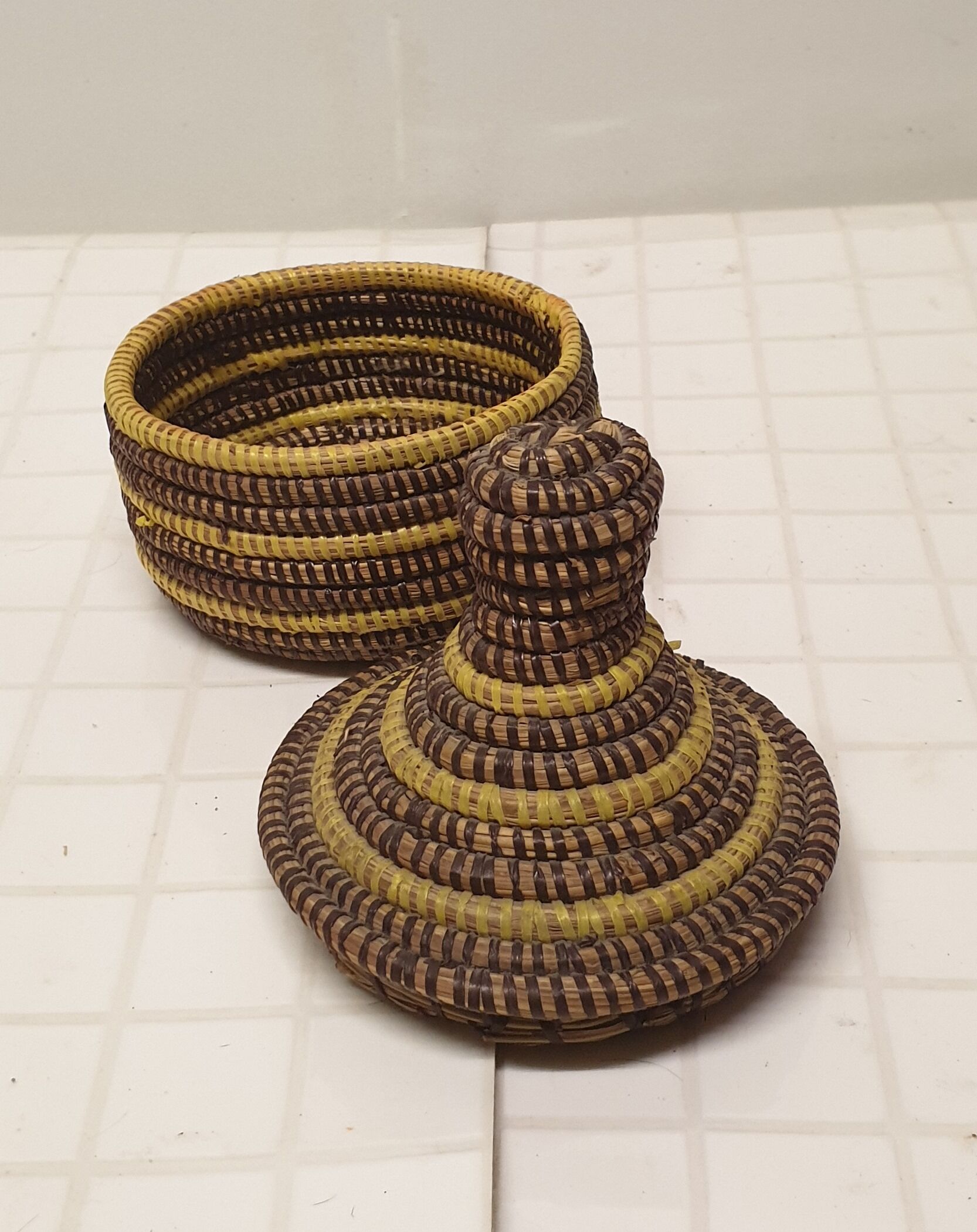 Small braided box type "bourgne"