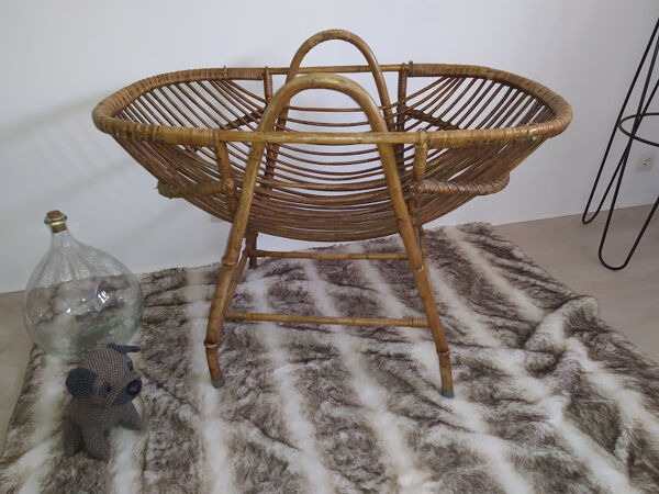 Berceau en rotin vintage