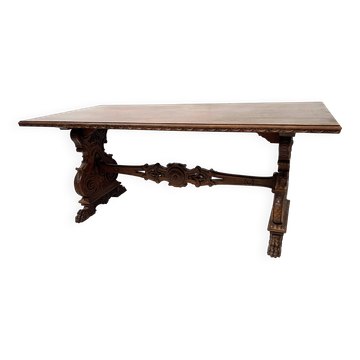 Table a manger de style Renaissance en bois massif sculpté XX siècle