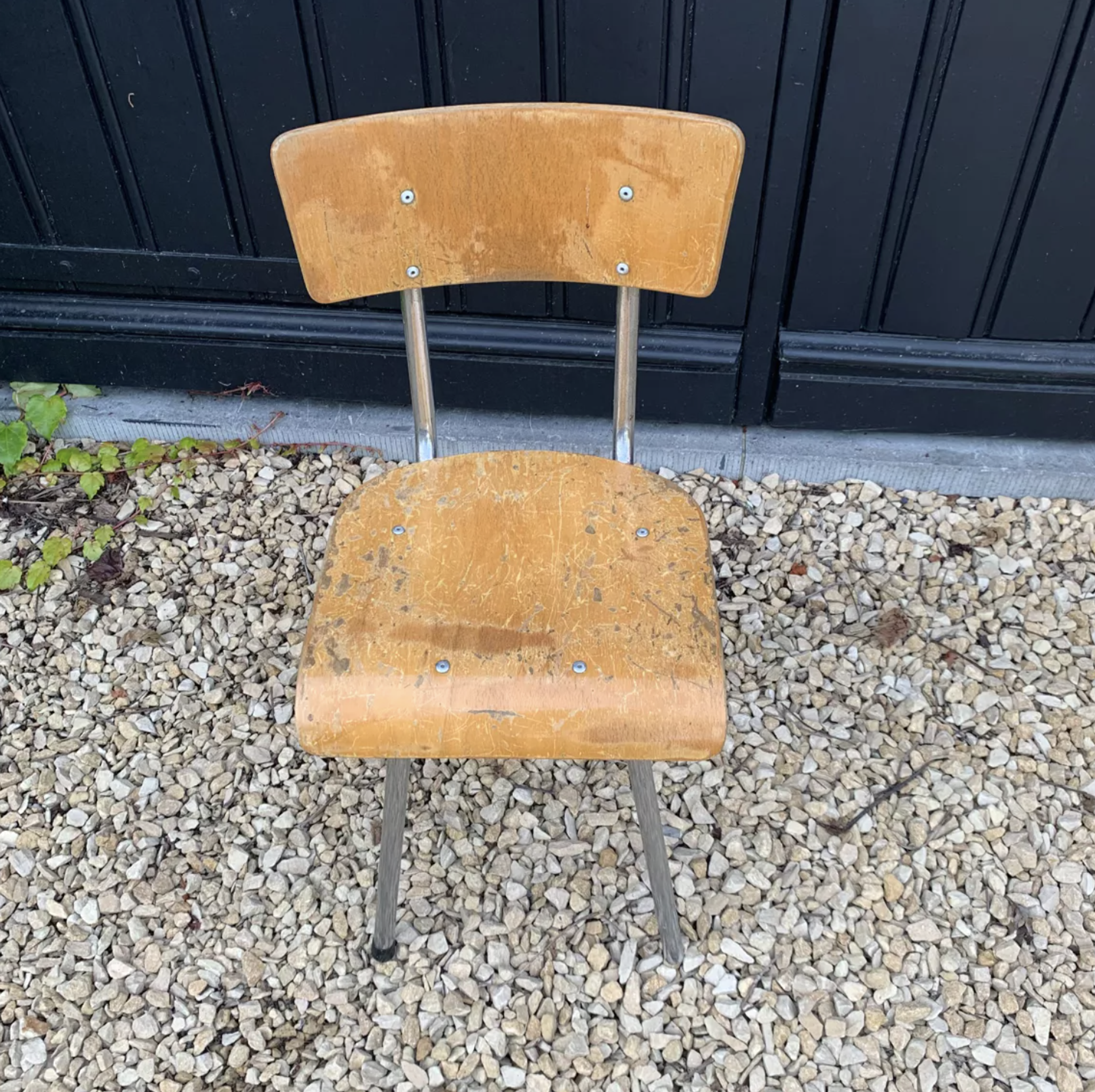 Chaise d'écolier plusieurs pièces disponibles