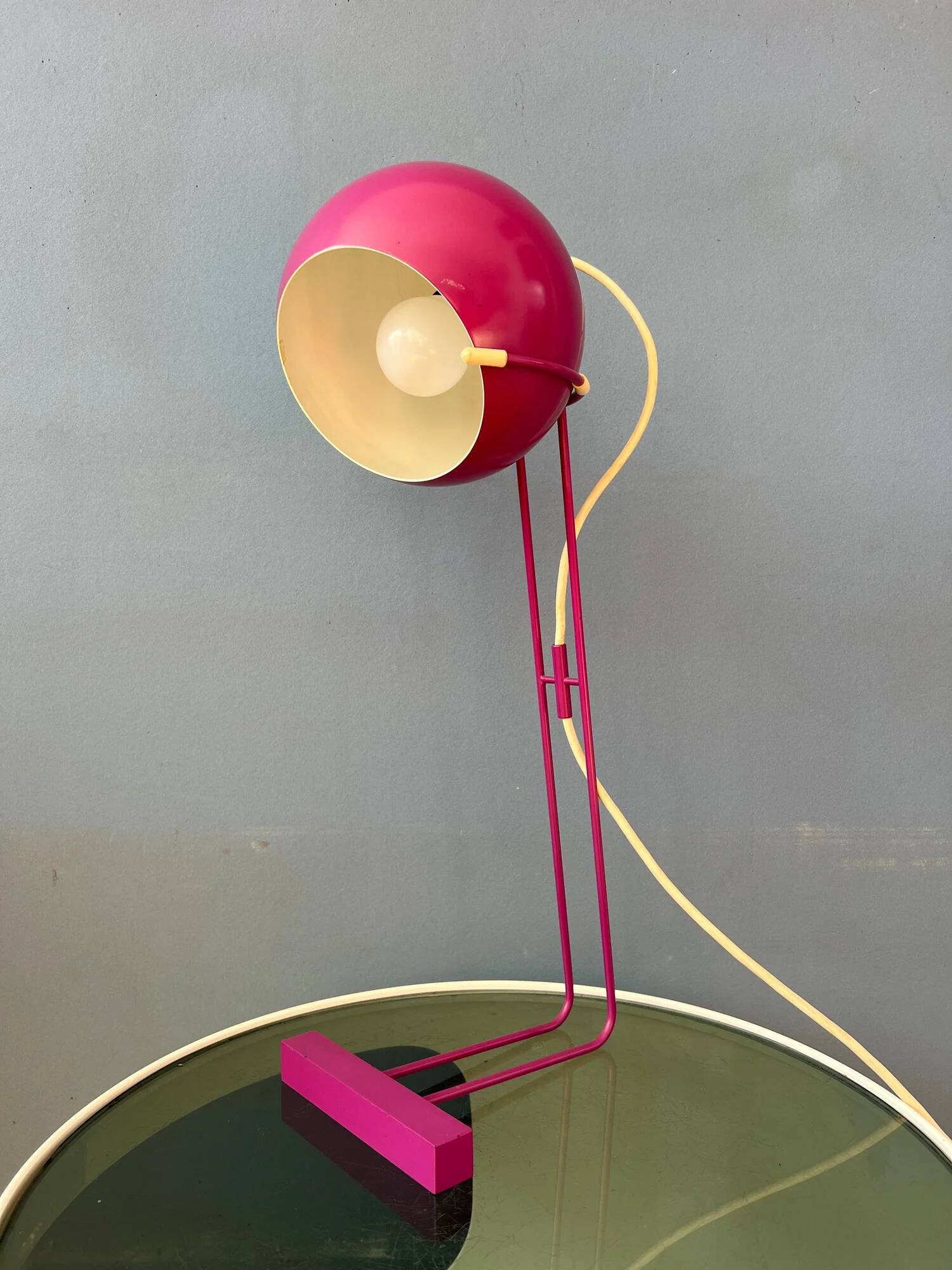 Playful vintage purple pink eyeball desk lamp