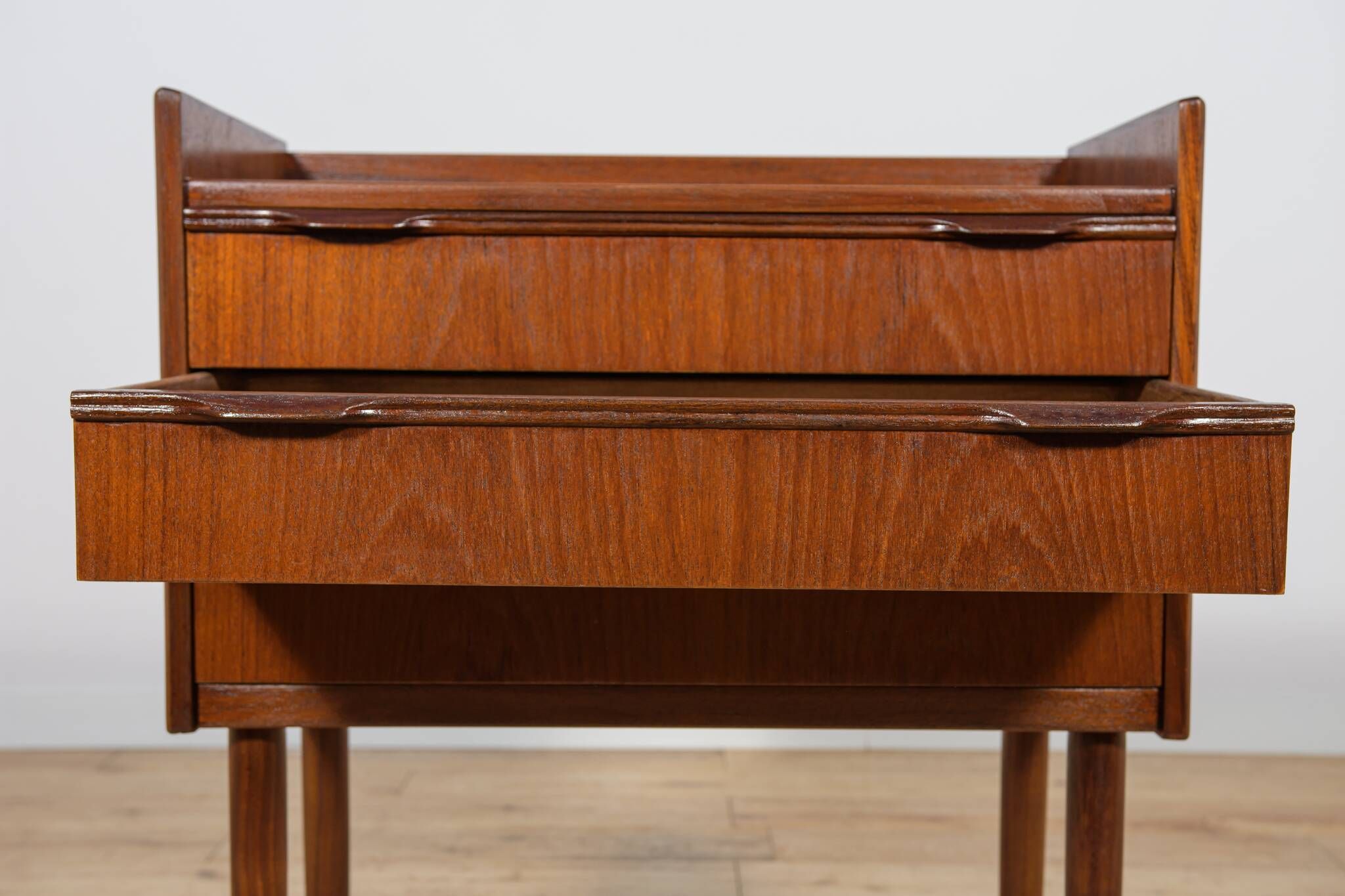 Small teak chest of drawers from the 1960s by Henning Jørgensen for Fredericia.