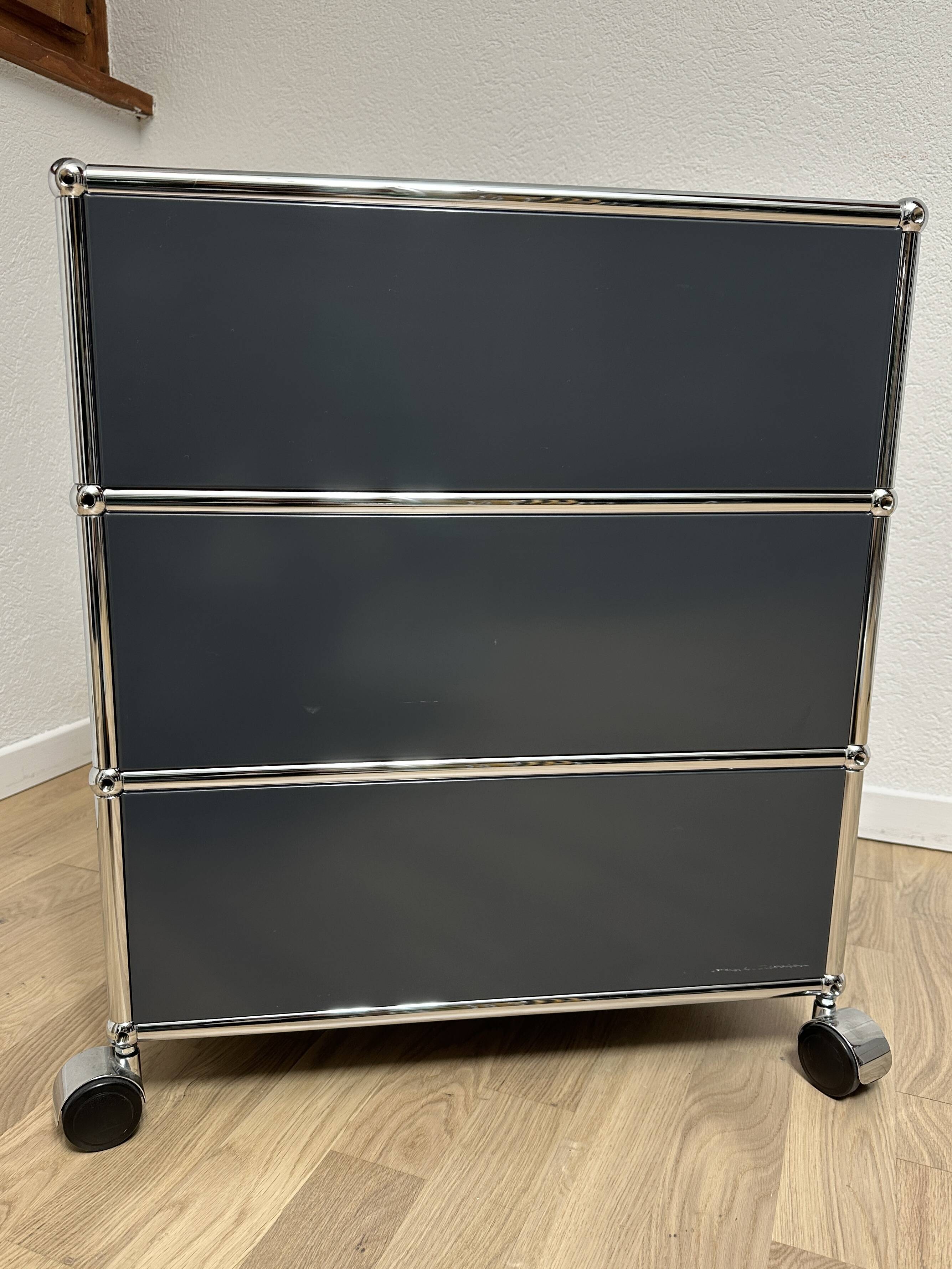 USM Haller rolling cabinet in Anthracite Grey