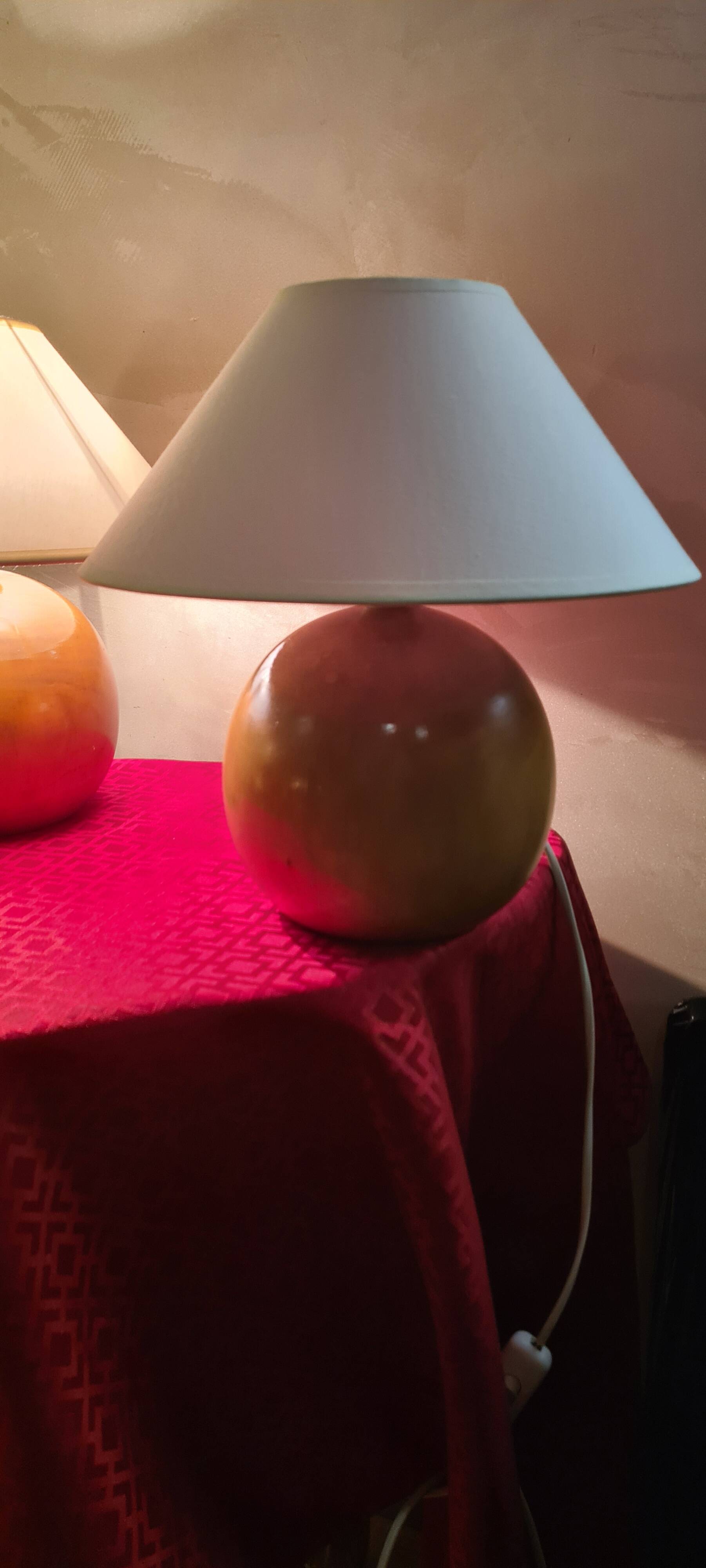 pair of solid wood varnished lamps 1kg 32x30 elec ok screw bulb very good