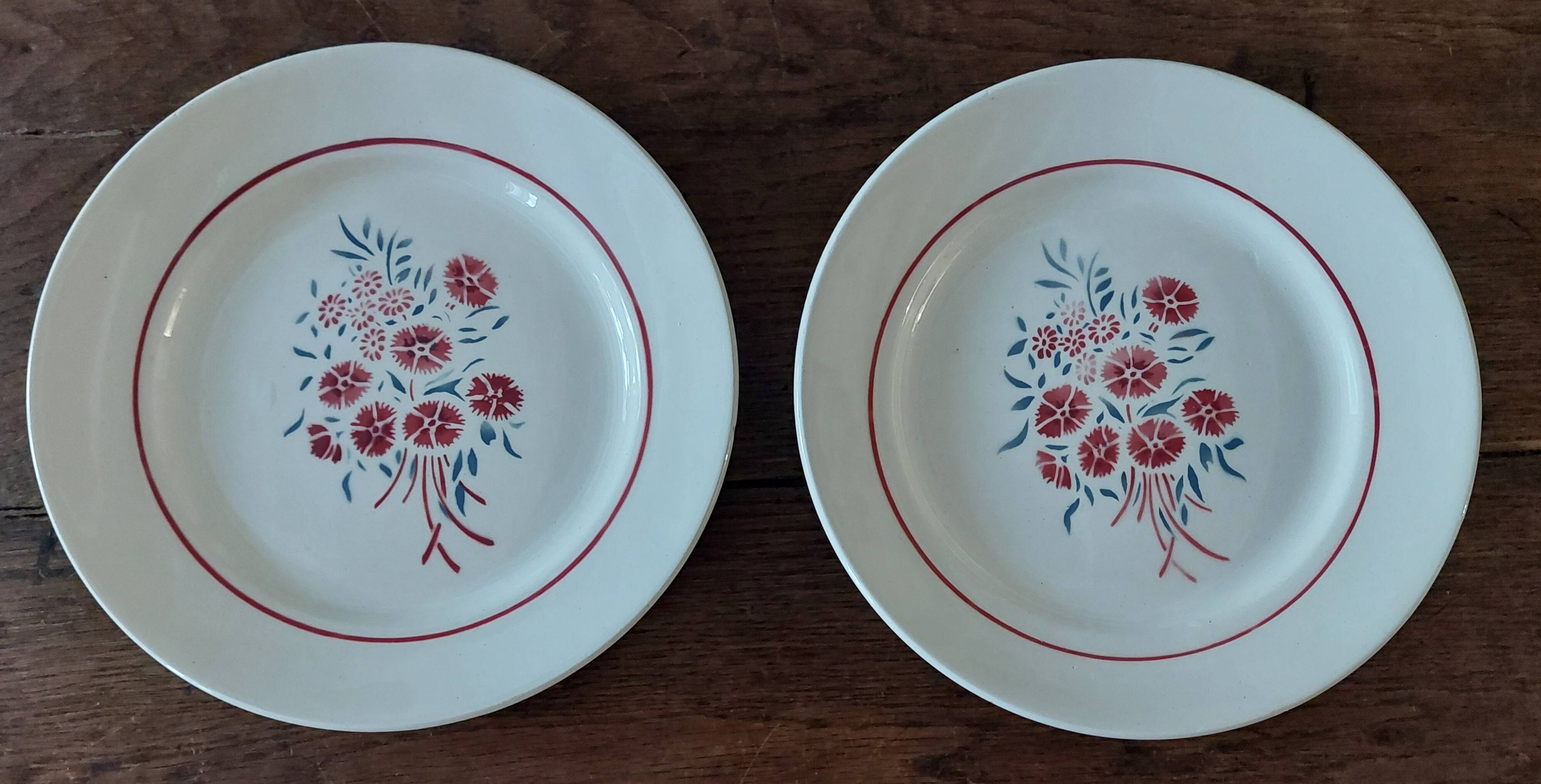 Paire d'assiettes plates faïence terre de fer Badonviller années 1920