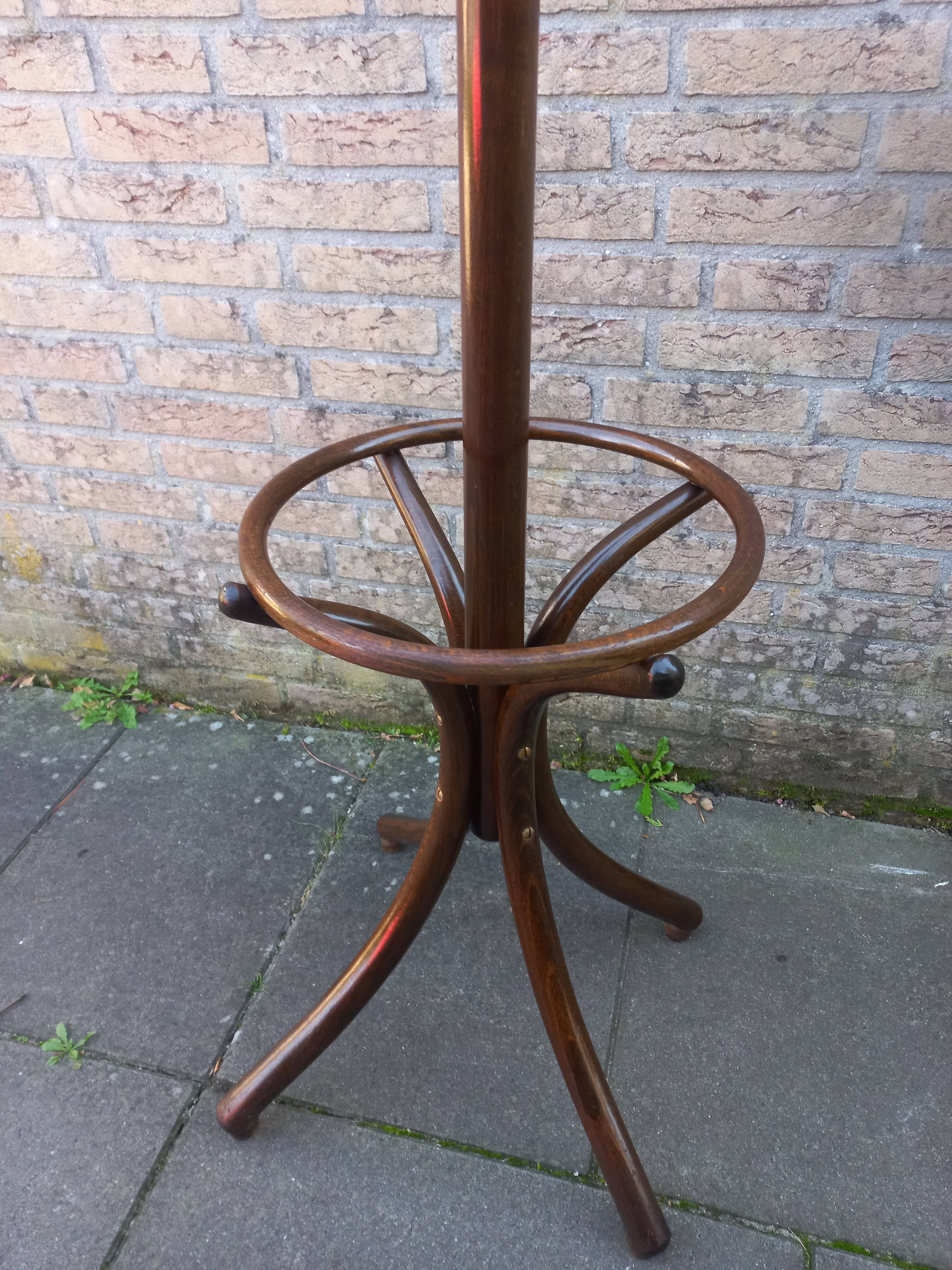 Vintage houten kapstok in Thonet stijl