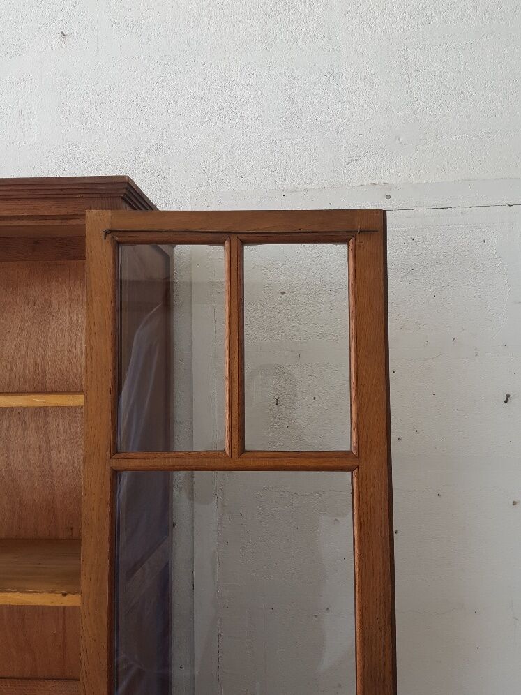 Showcase cabinet