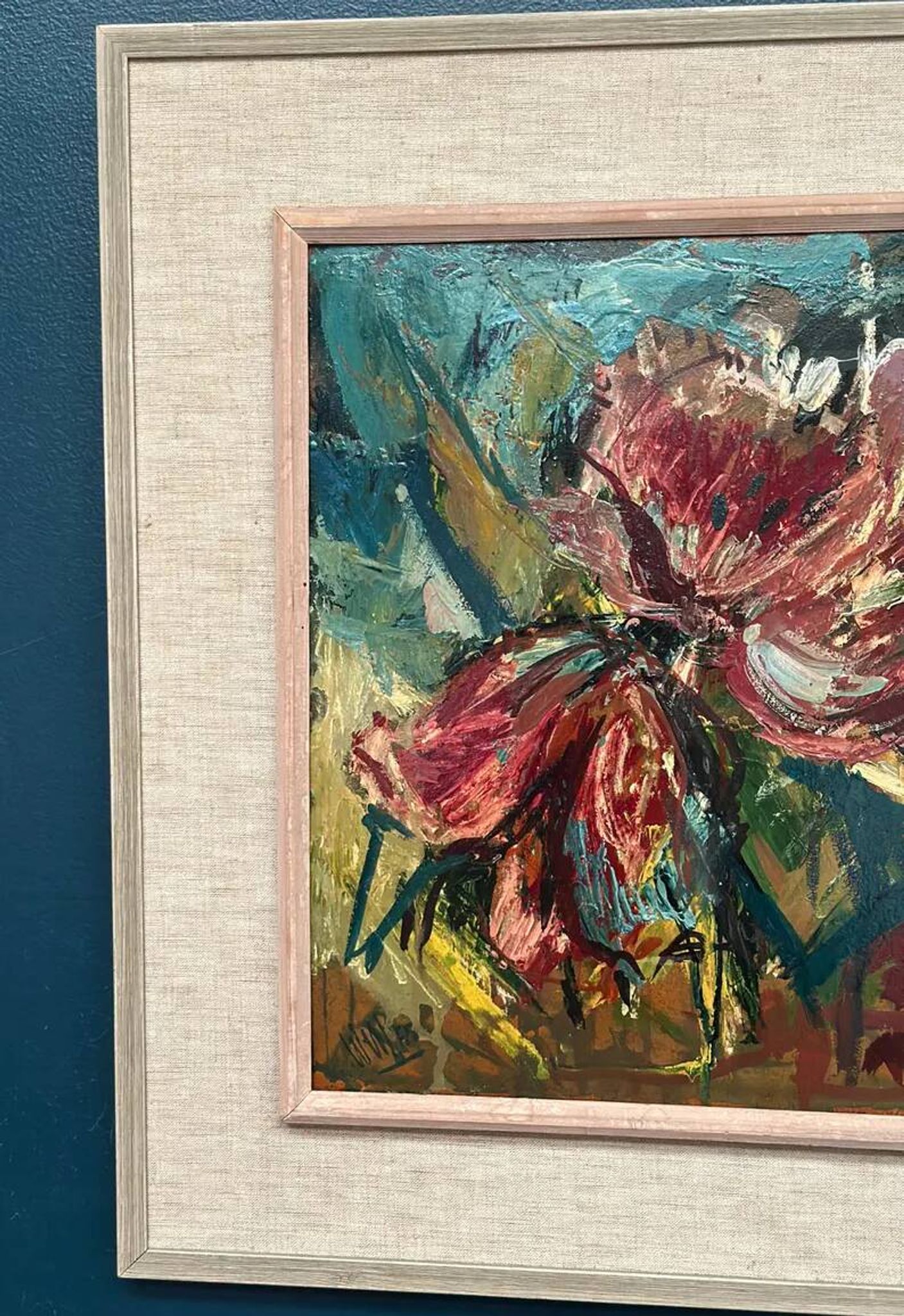 Original Swedish Oil on Panel – "Pink Flower" by Owe Wessbohn – Signed – Vintage and Framed – 69 × 51 cm (27.2" × 20.1")