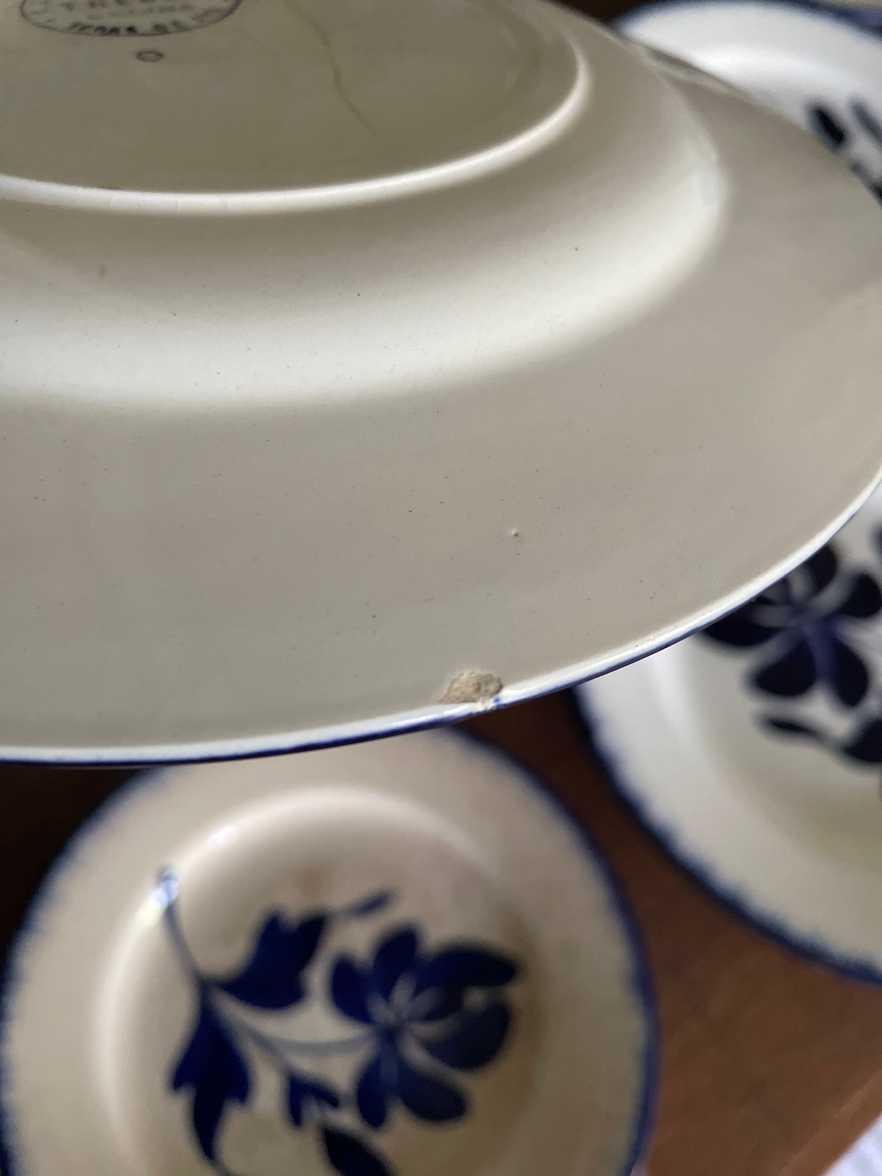 Plates model thebes salins iron earth