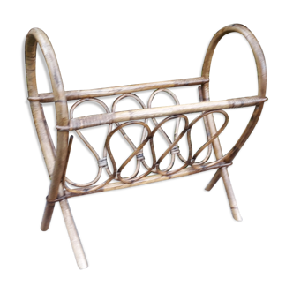 Magazine rack in rattan