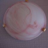 Plafonnier vintage en opaline blanche veinée de rose