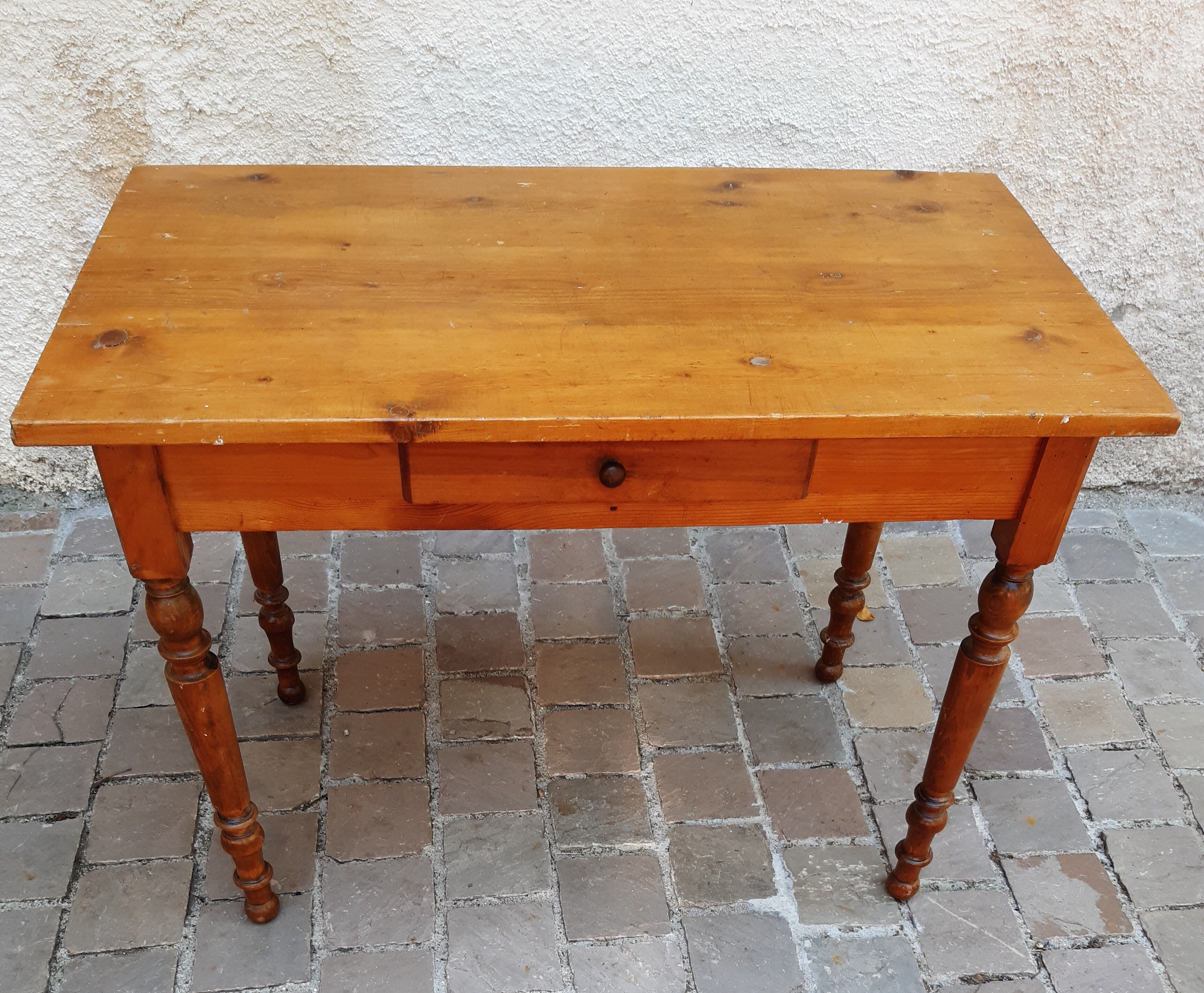 Fir tree desk