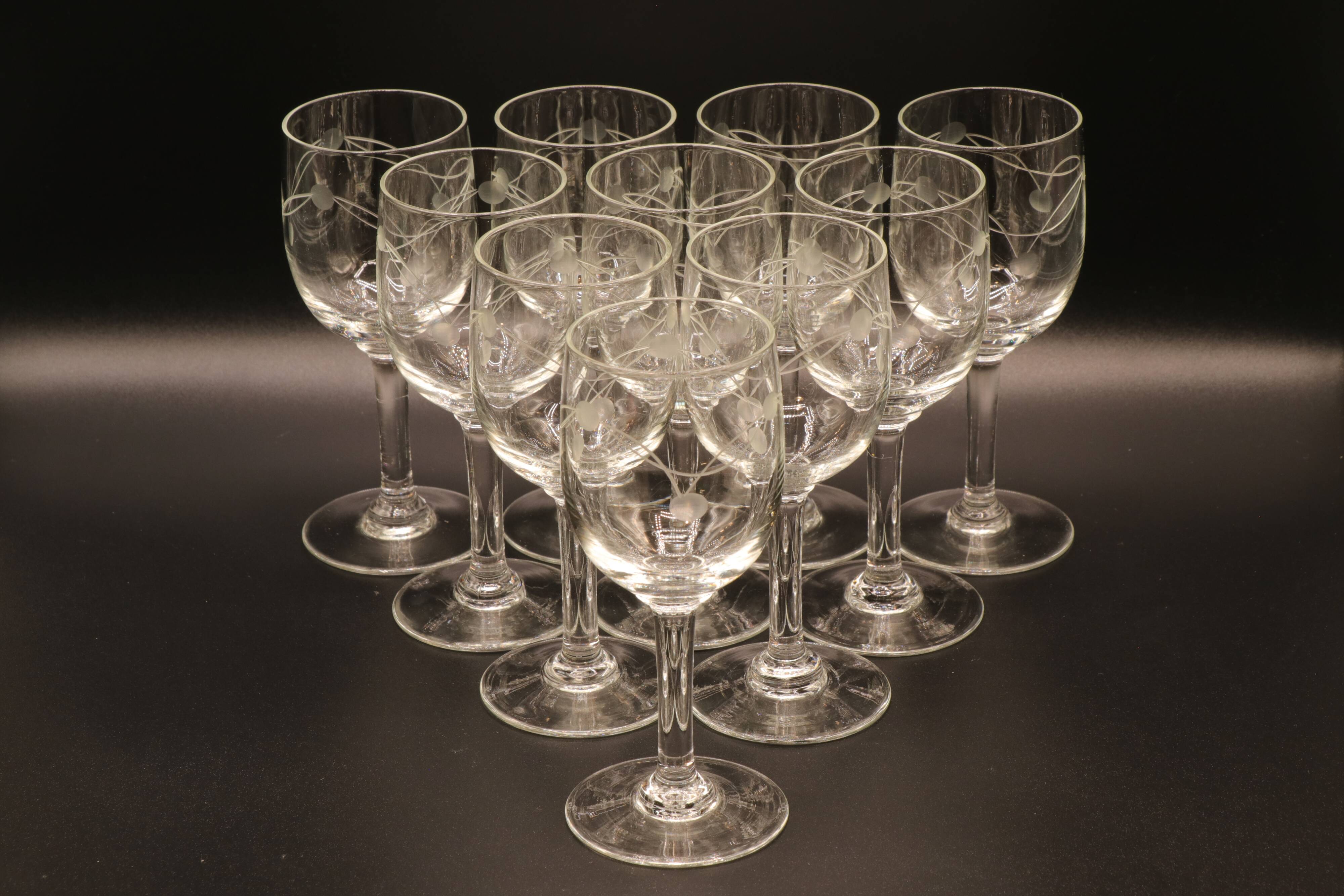Set of 10 vintage liqueur glasses