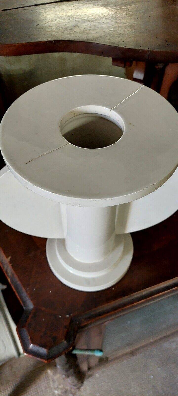 Rare white ceramic vase designed by Nathalie Du Pasquier for Alessio Sarri in 1989