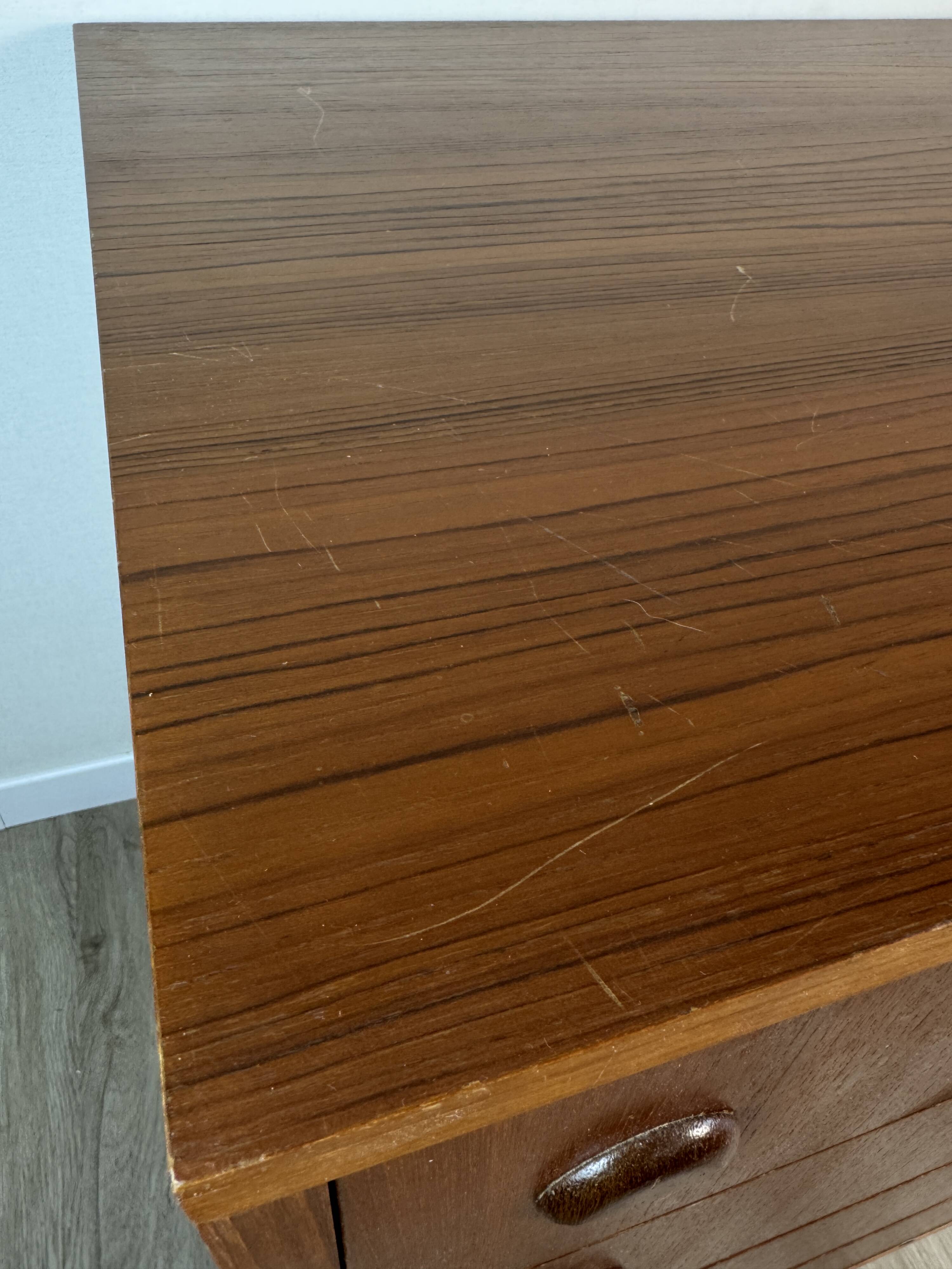 Commode 4 tiroirs teck — années 60/70