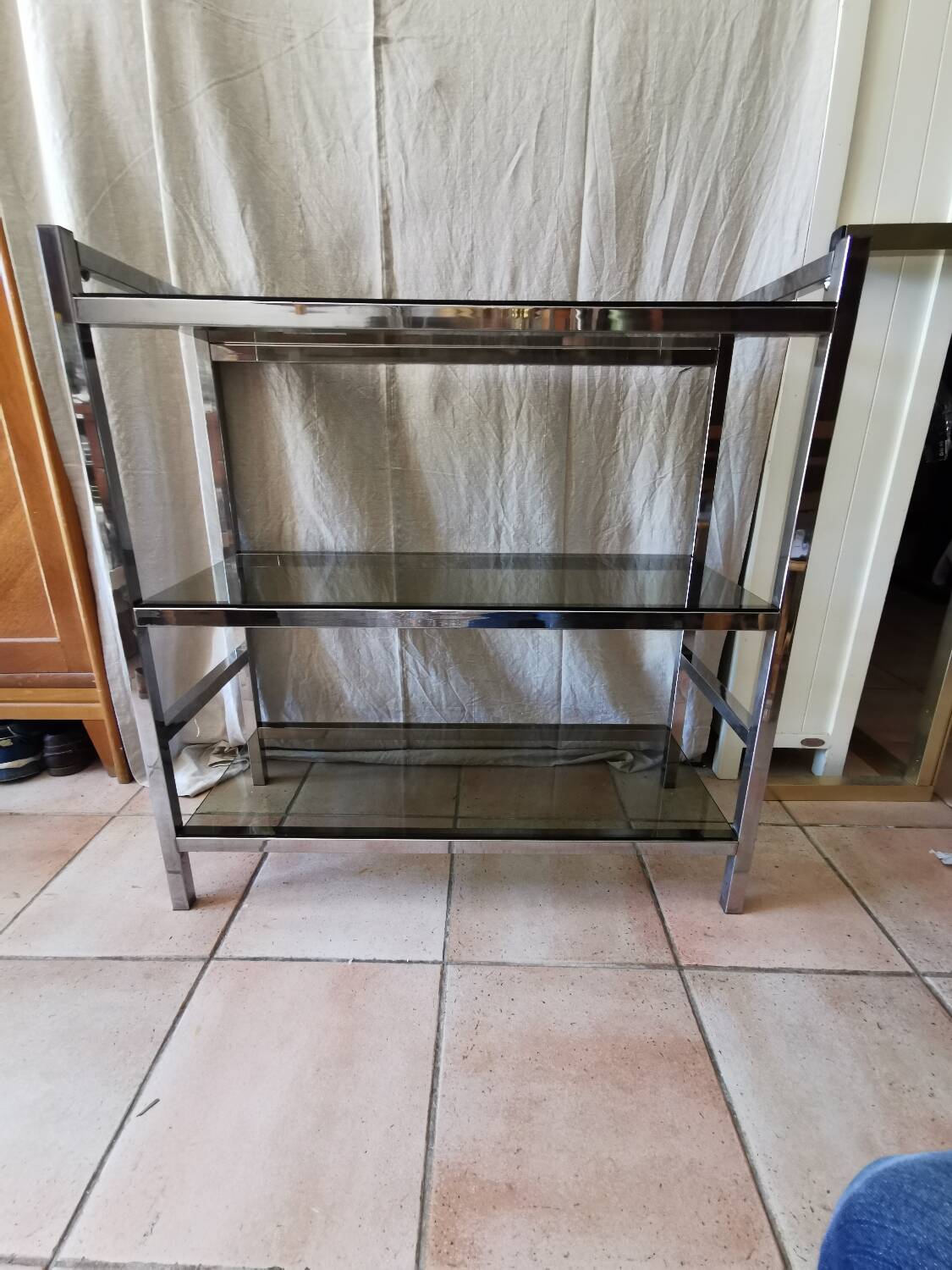 Étagère vintage métal chromé et verre fumé
