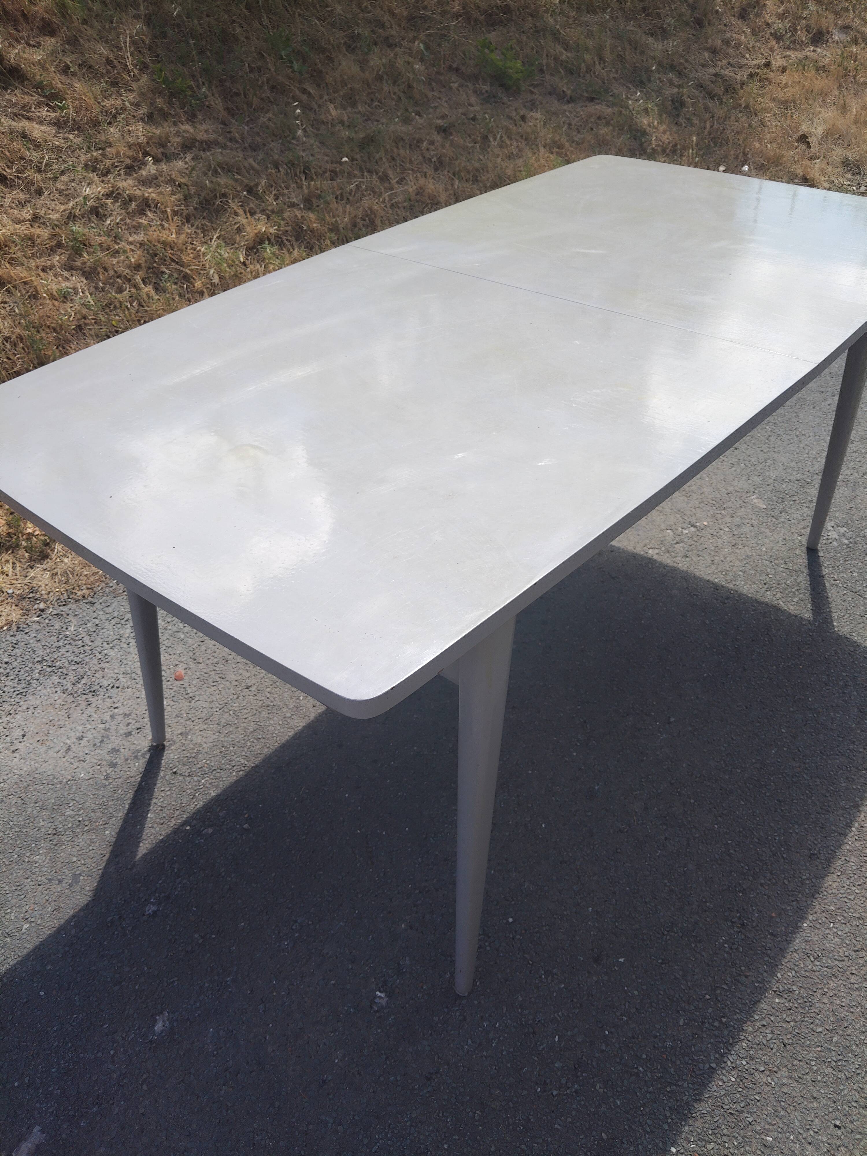 Large vintage extendable dining table – splayed legs