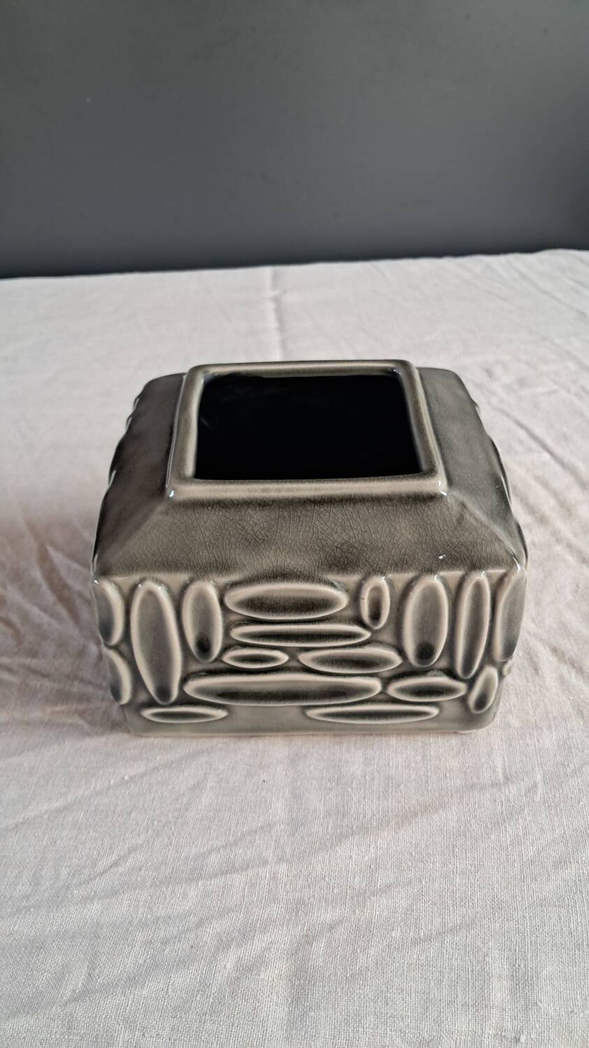 Ceramic decorative object