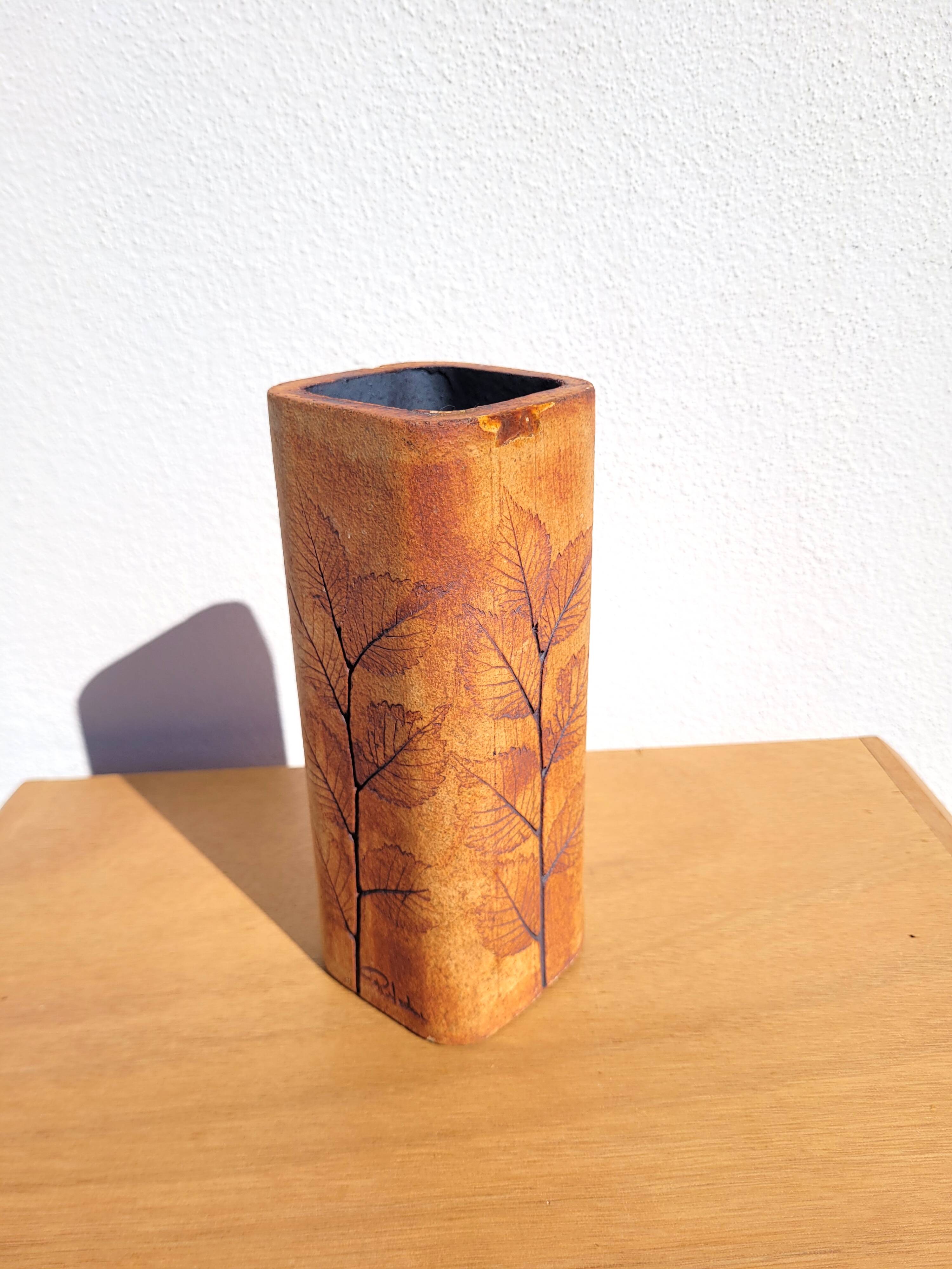 Ceramic vase by Raymonde Leduc
