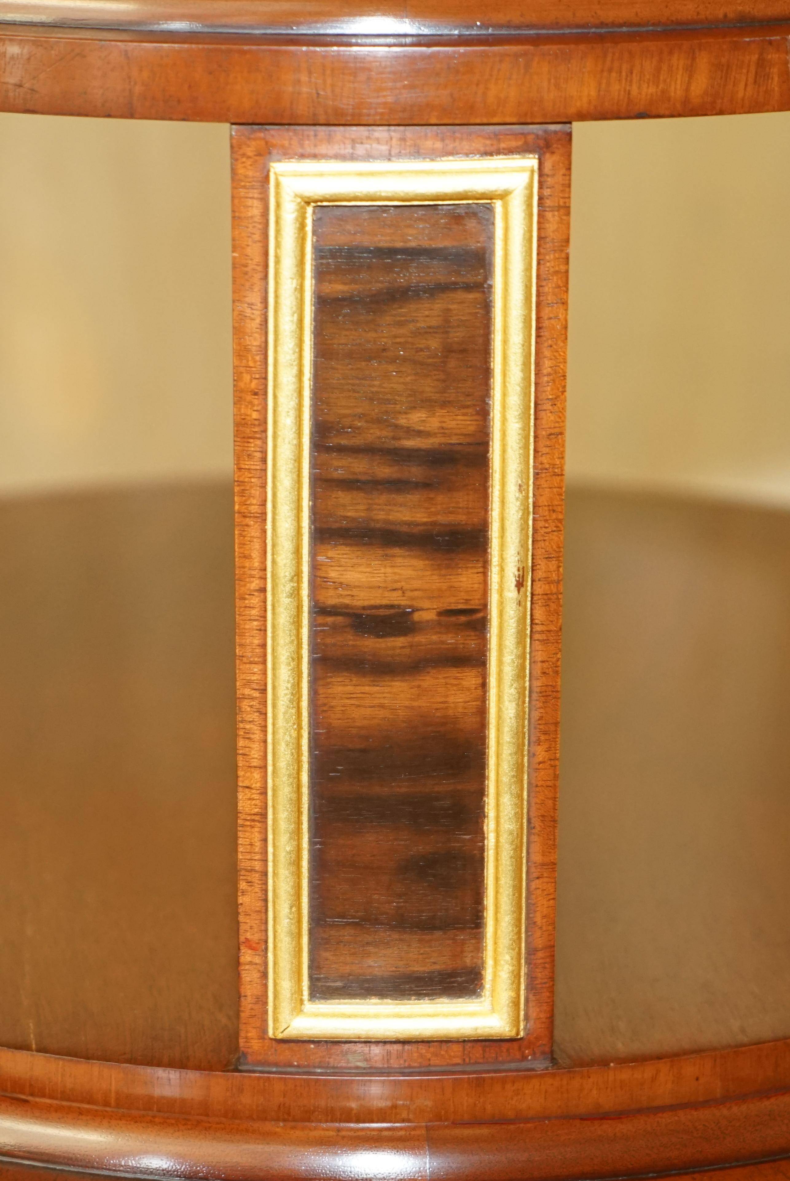 Table bibliothèque tournante Arthur Brett en satin, noyer et palissandre - style Regency
