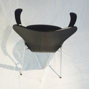 Chaise à accoudoirs Mod.  3207  Arne Jacobsen