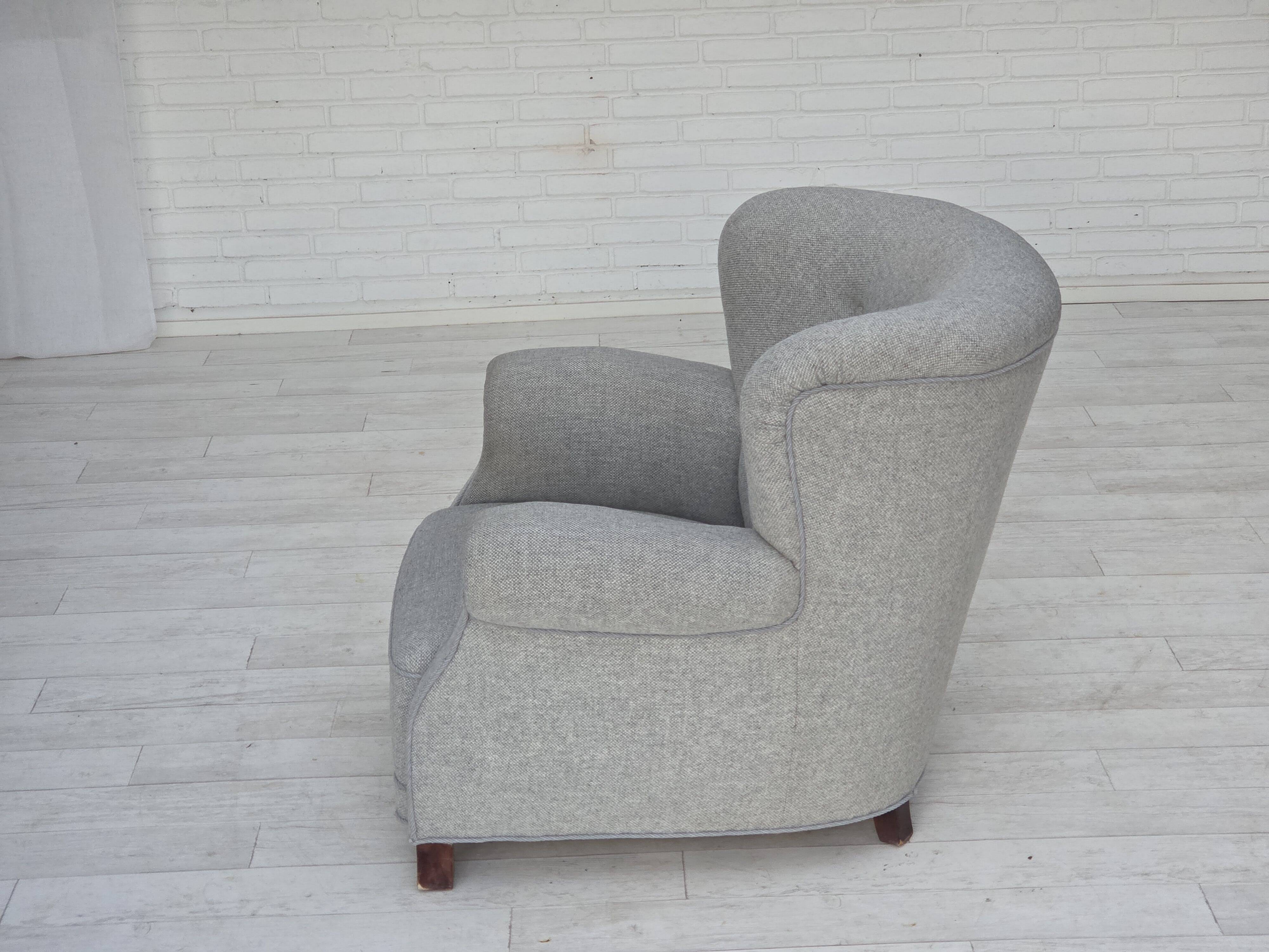 1950s, Danish relax chair by Fritz Hansen, model 1518, grey furniture wool.