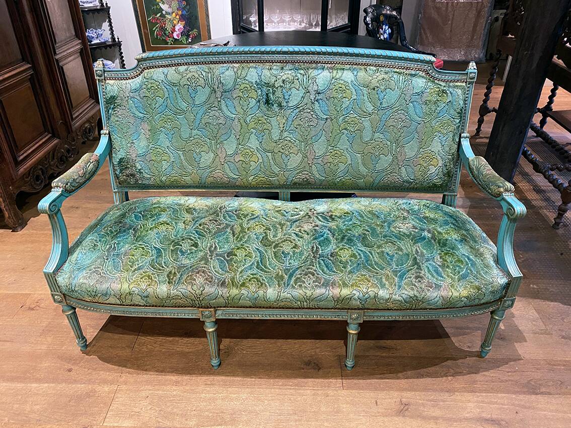 Louis XVI style bench in blue lacquered wood with gold trim