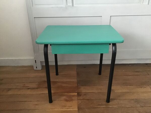 bureau et fauteuil