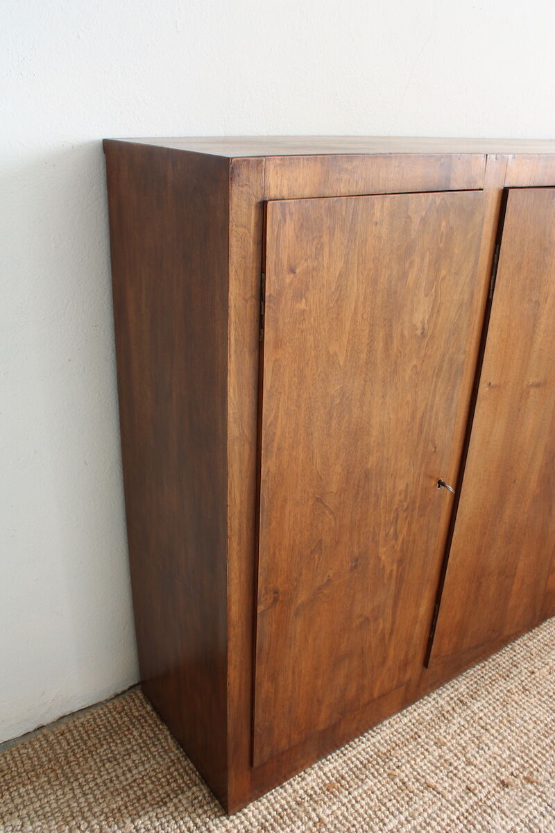 3-door low-door furniture