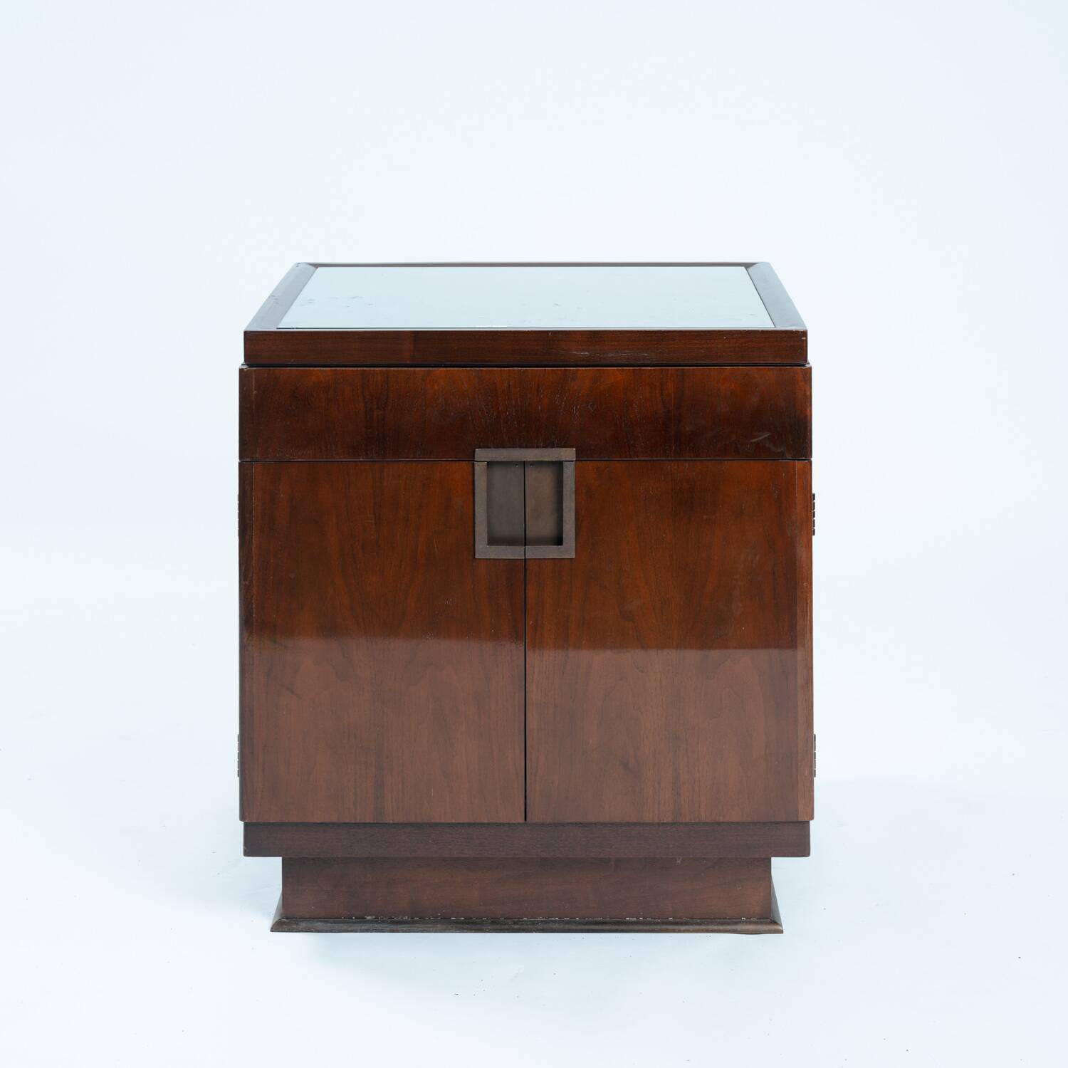 Walnut Veneered Drawer Cabinets or Nightstands by Baker, England, 1970s