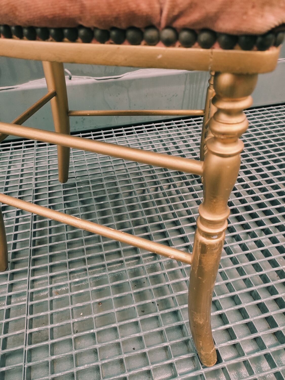 Chiavari chair in gilded wood