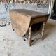 Large drop-leaf table in solid oak – English country style.