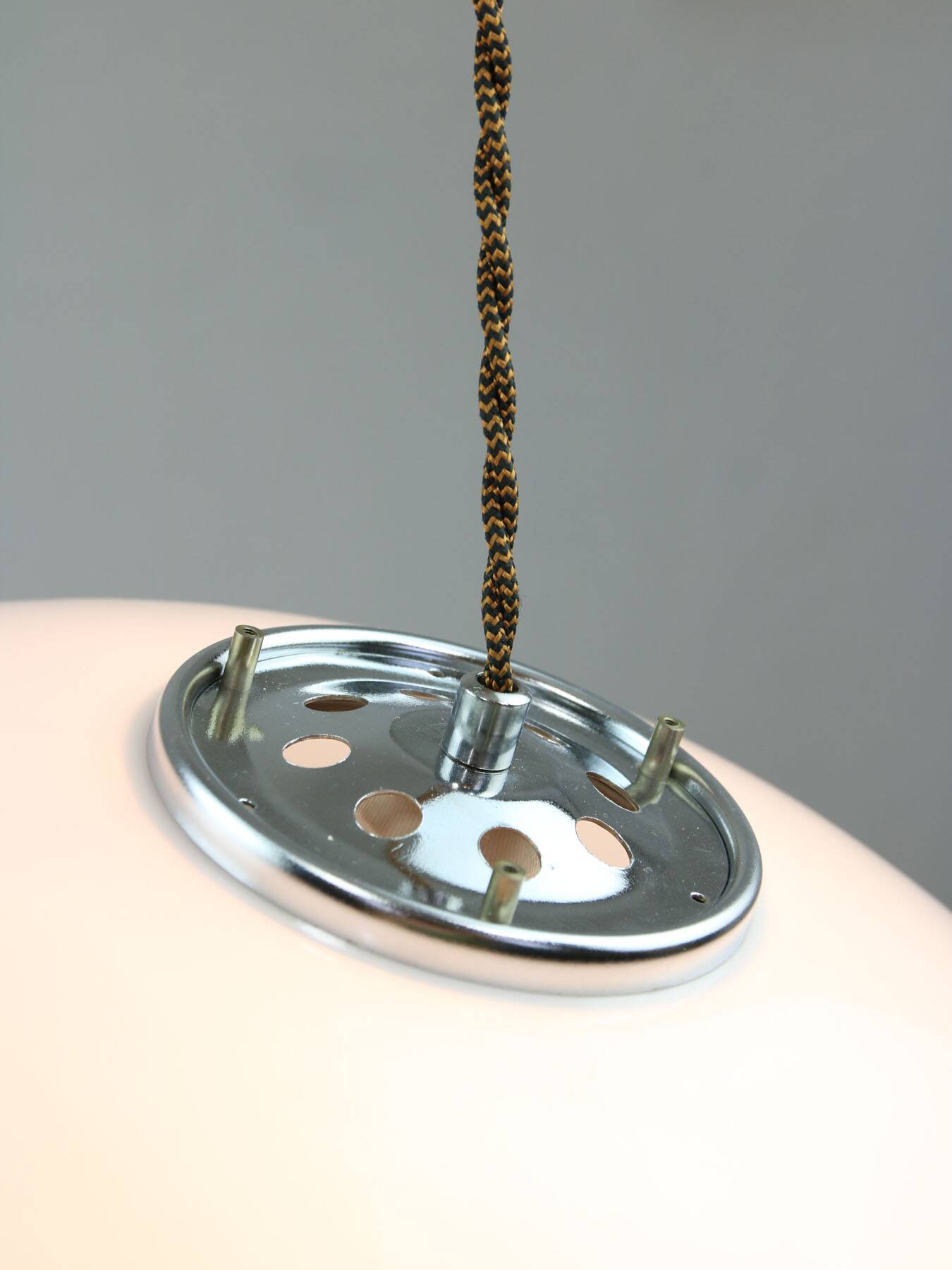 Mid-Century Large White Bud Pendant Lamp by Studio 6G for Guzzini, 1970s