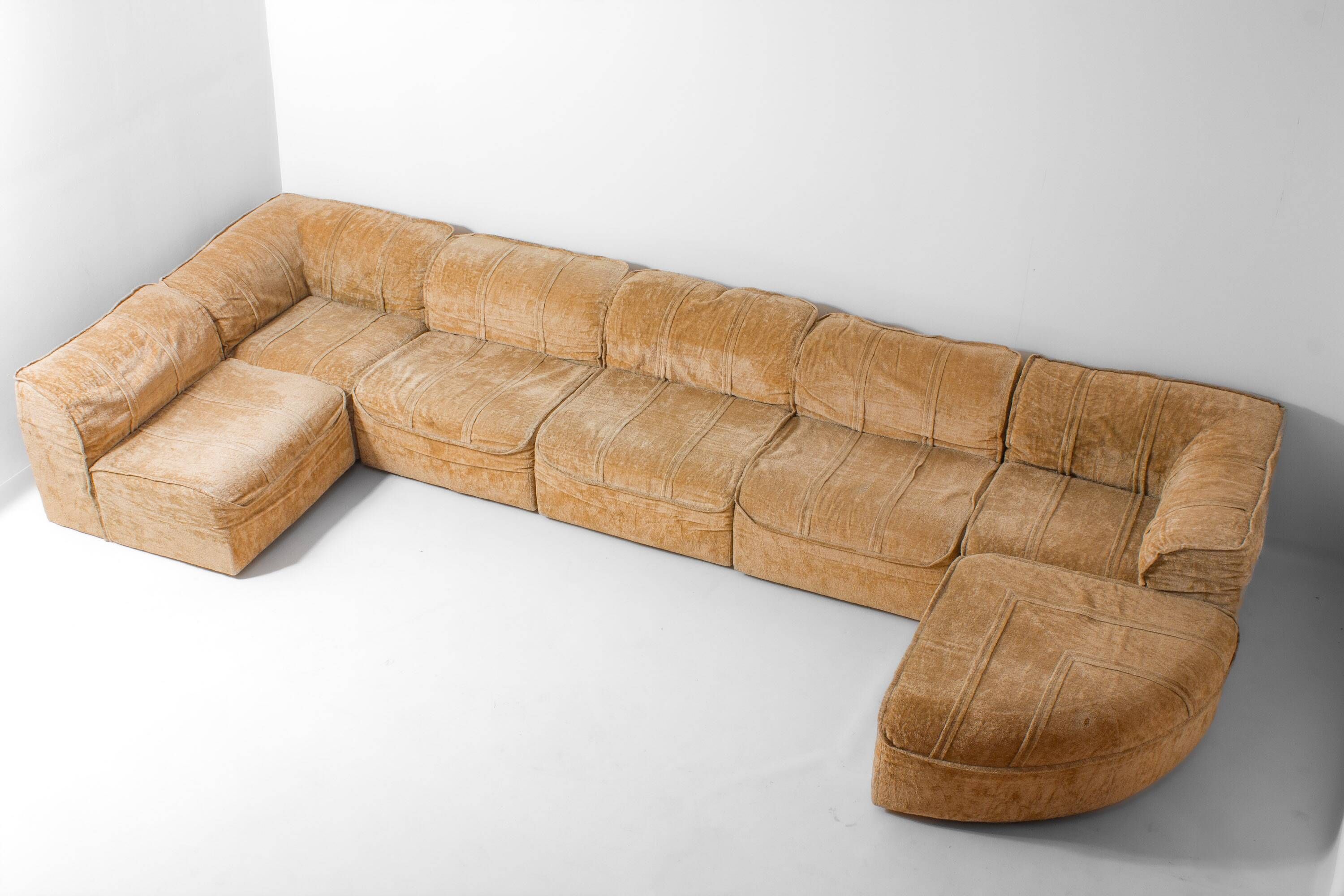 Modular 7-piece beige Italian sofa in soft velvet, 1970s