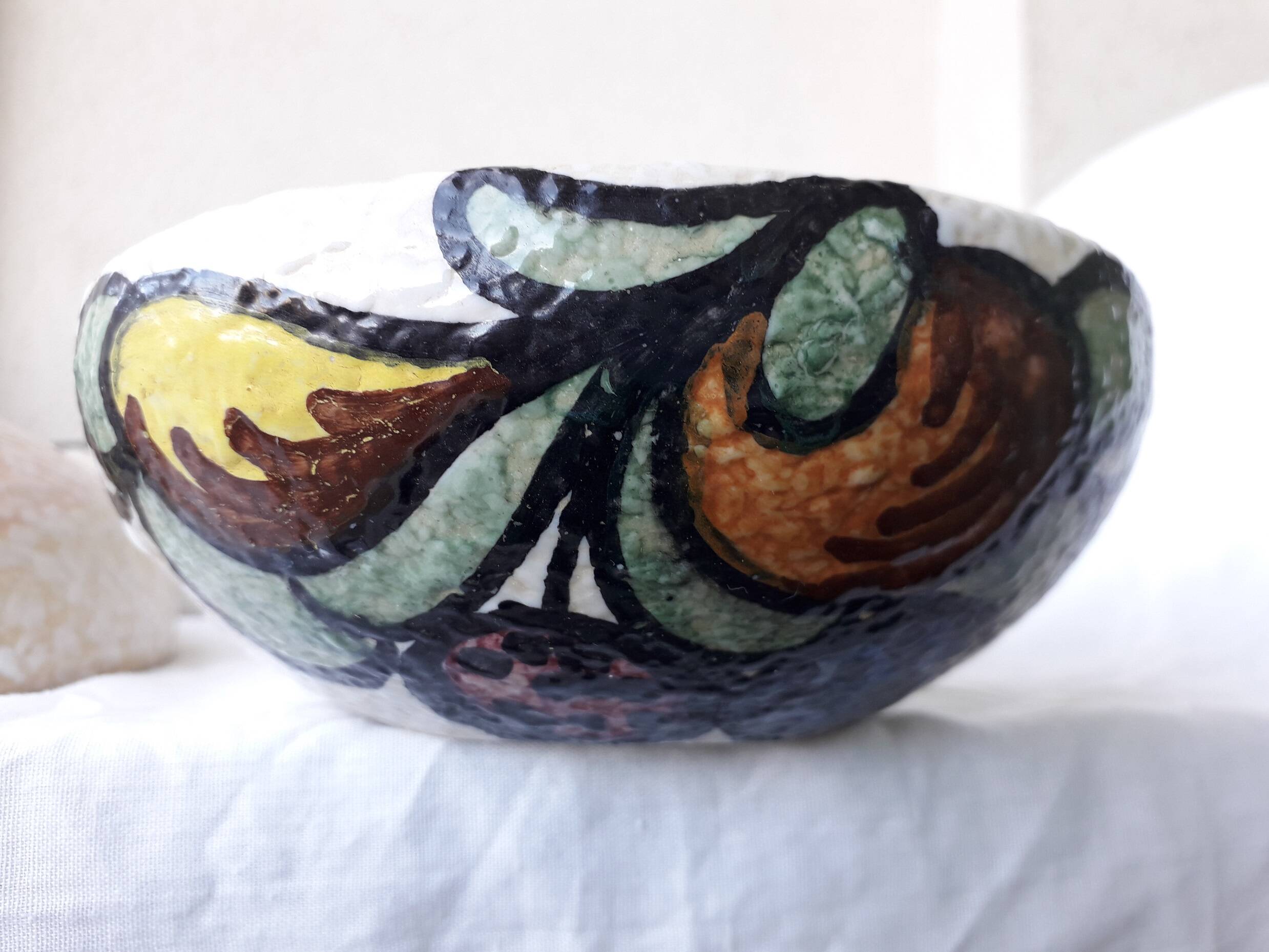 Ceramic bowls