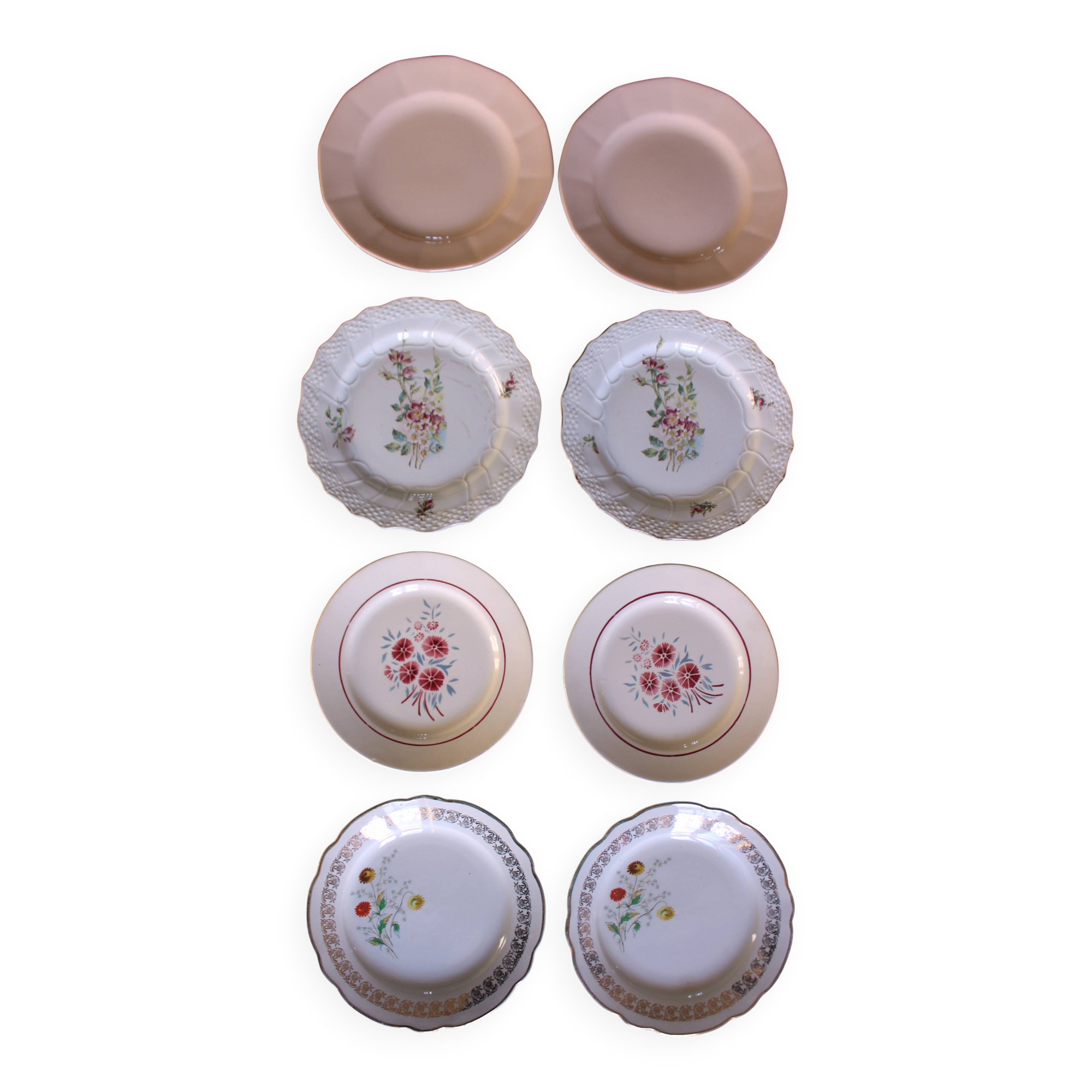 8 assiettes à dessert dépareillées