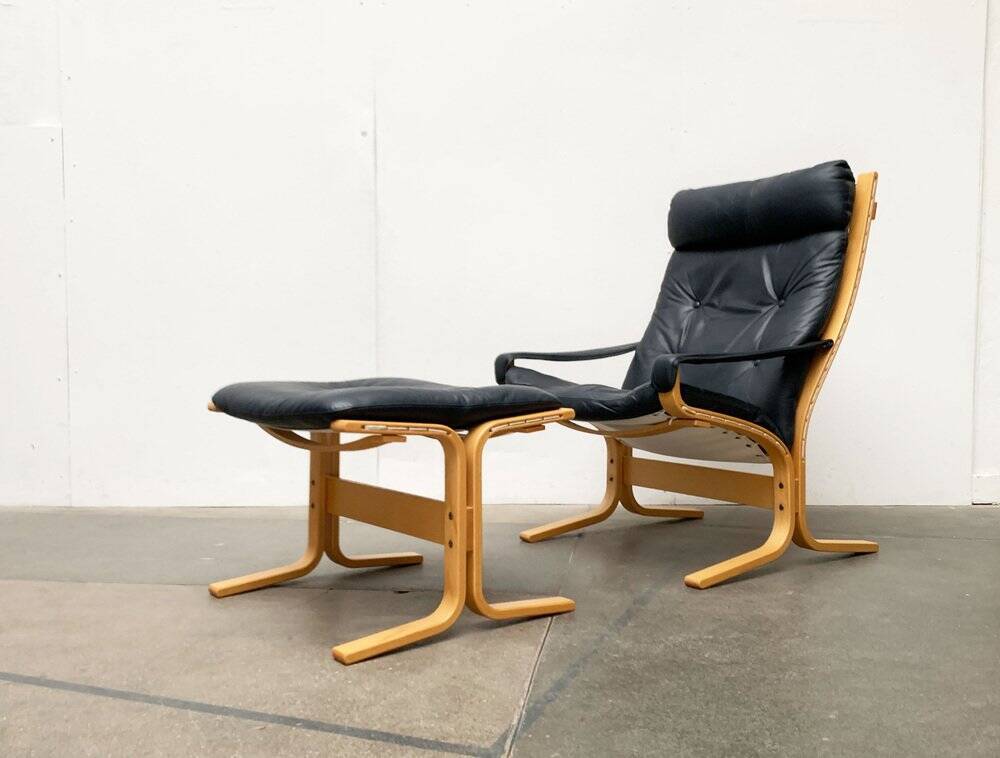 Siesta lounge chair set in Norwegian leather with ottoman by Ingmar Relling for Ekornes
