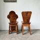 Paire de chaises brutalistes savoyardes en pin