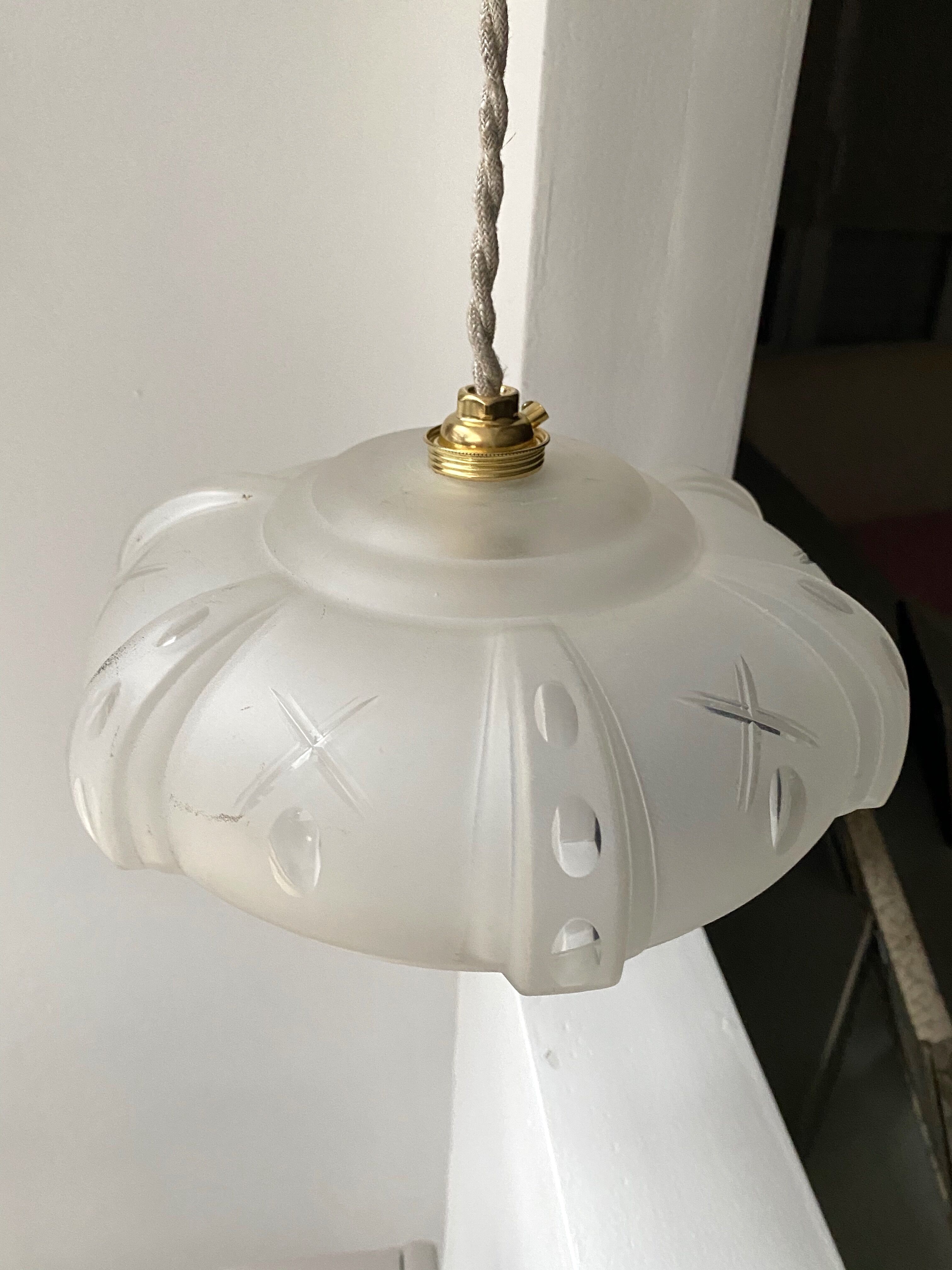 Glass suspension from the 30s