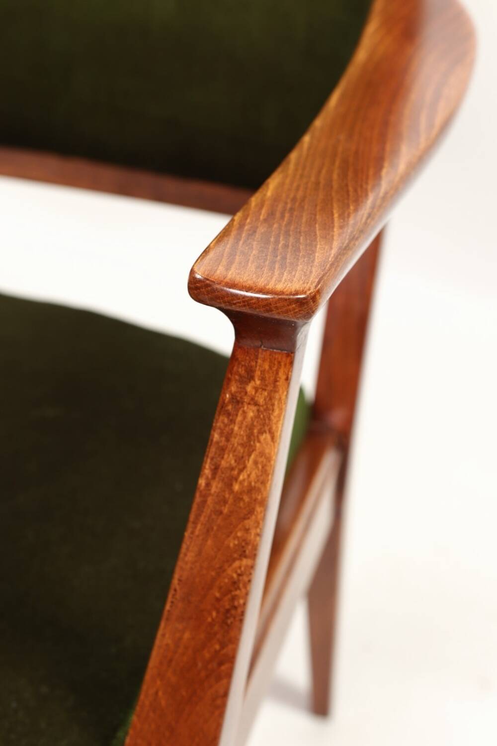 Green Moher Classic Style Vintage Armchair