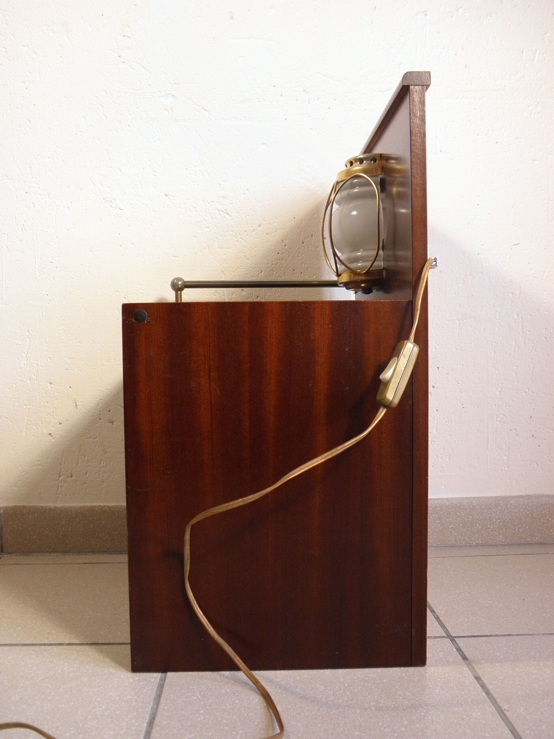 ANNEES 70 BOAT STYLE BEDSIDE