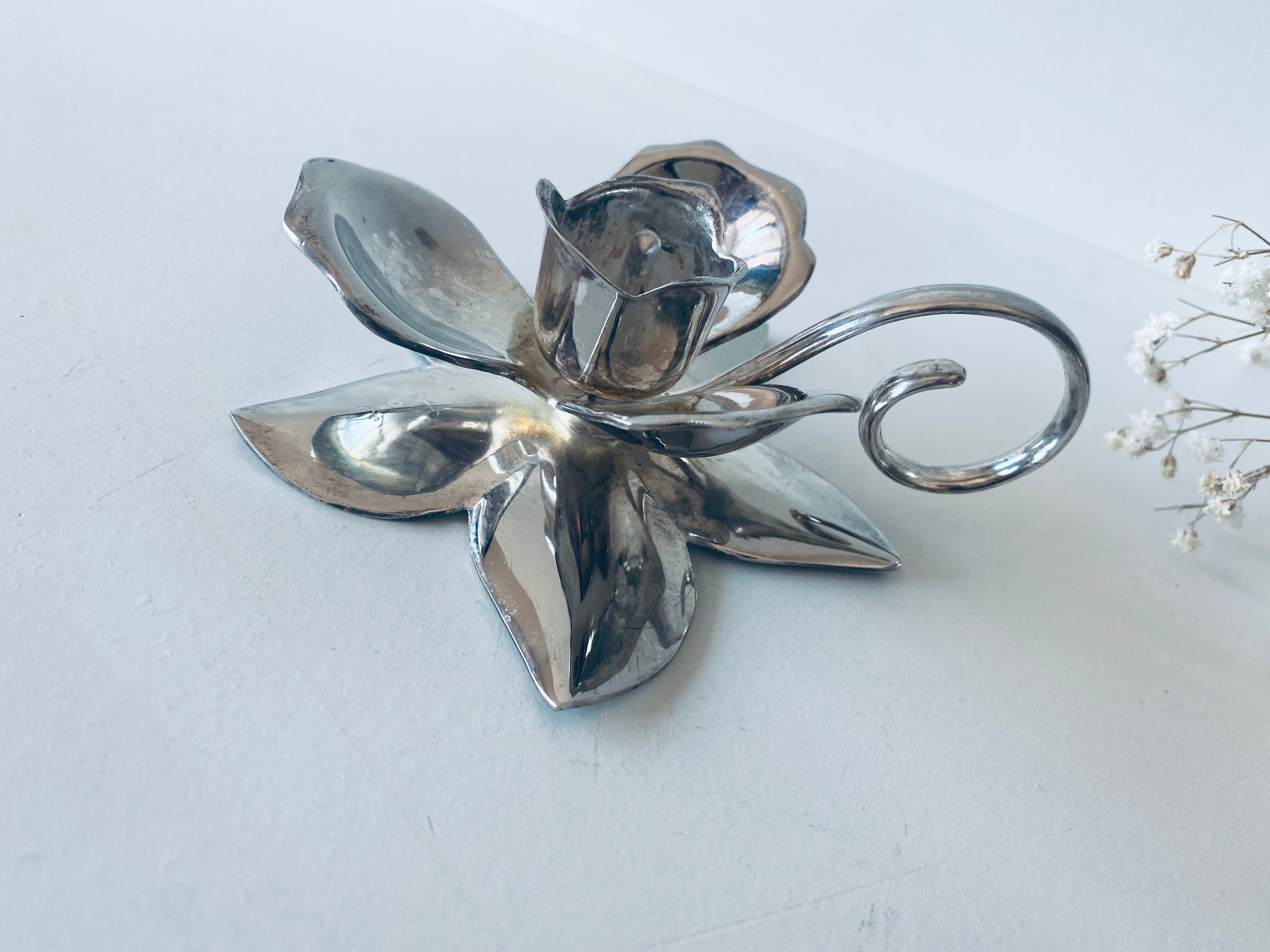 Silver flower candle holder