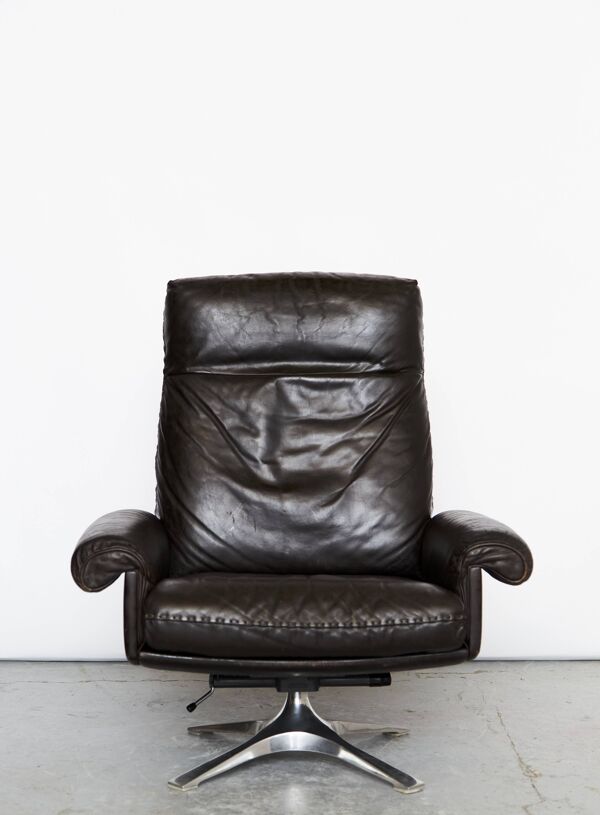 Fauteuil et repose-pieds de Sede DS-31