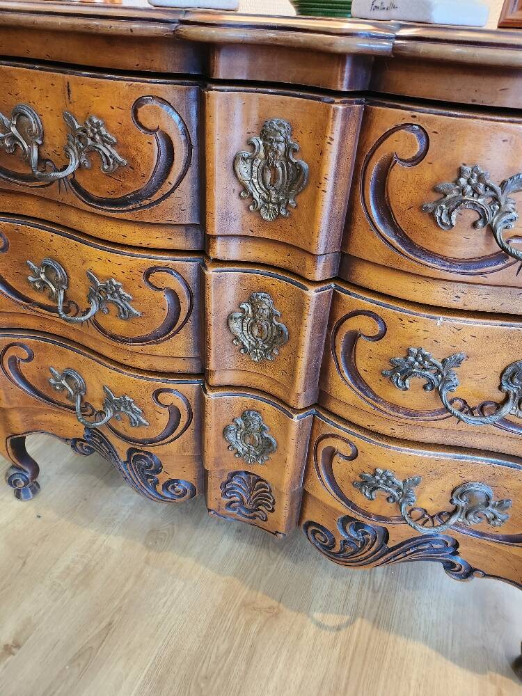 Chest of drawers with walnut drawers